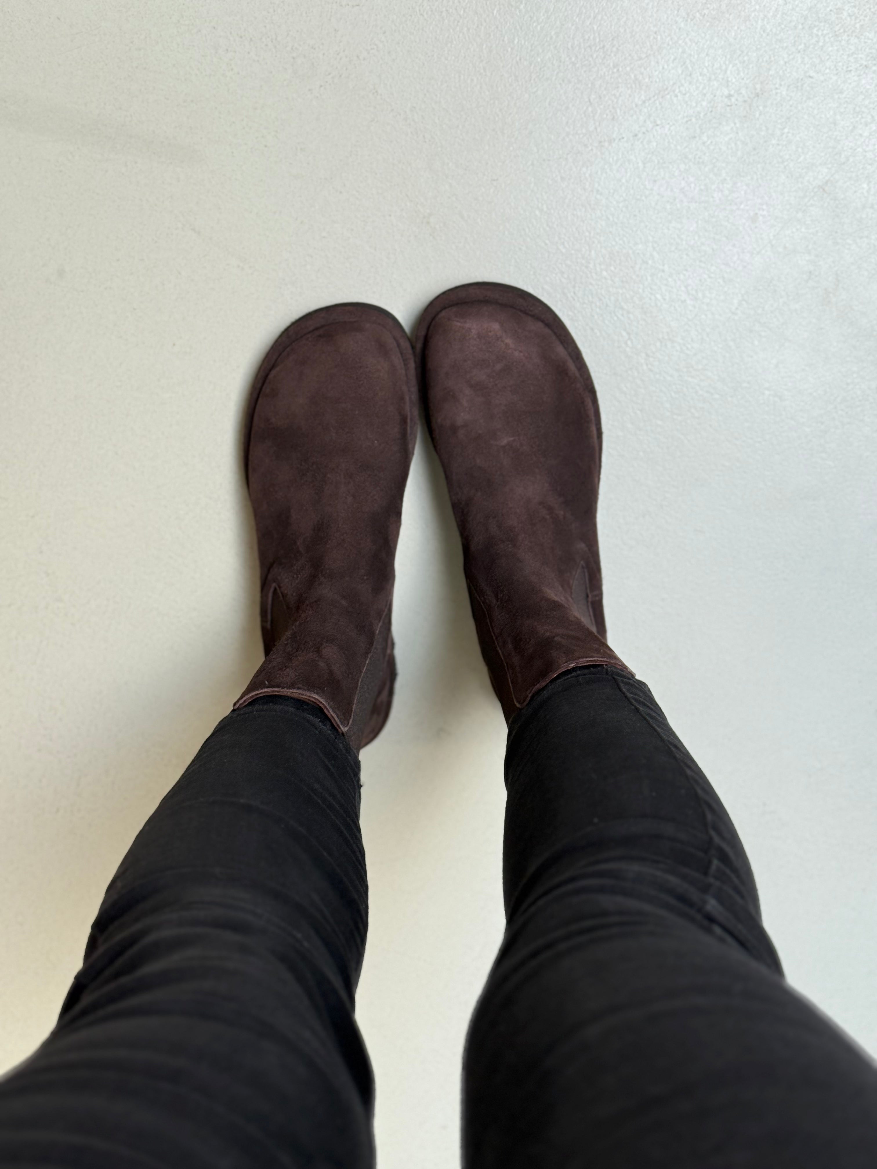 Image of Jude Moro stivaletto beatles in camoscio marrone lavorazione a sacchetto artigianale marchigiana