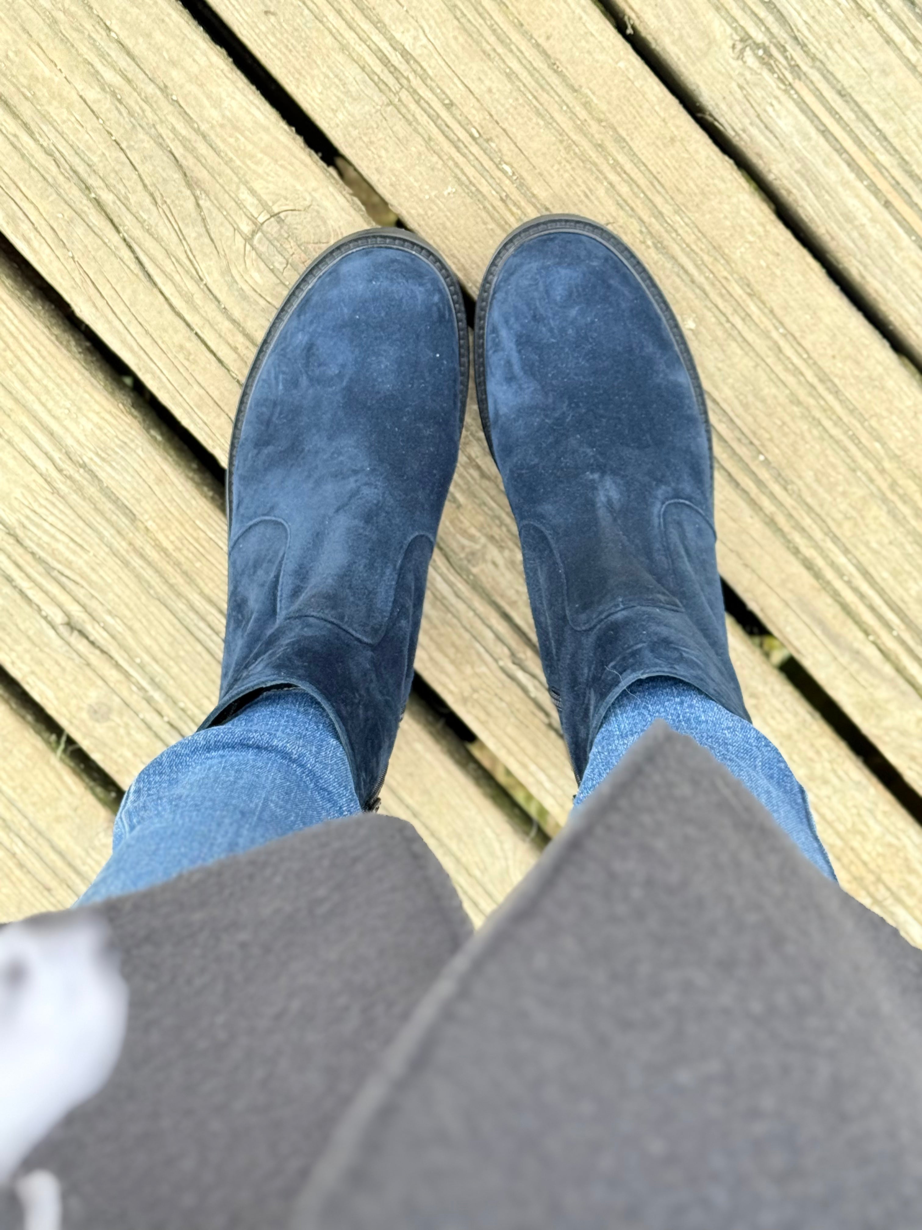 Camelot Blue stivaletto in camoscio blu con cerniera artigianale toscana