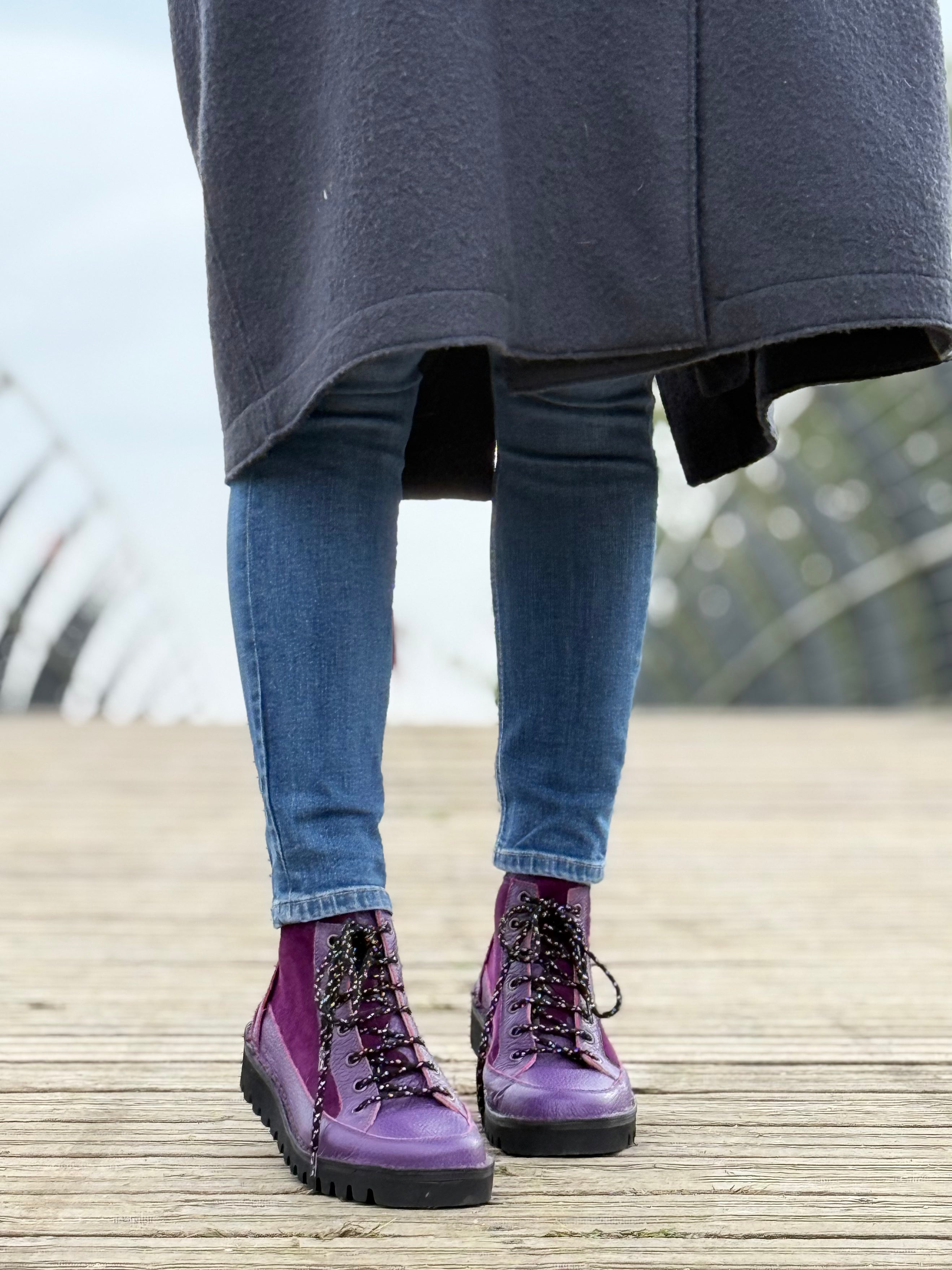 Image of Stelvio Purple sneakers in dollaro e camoscio viola artigianale toscana