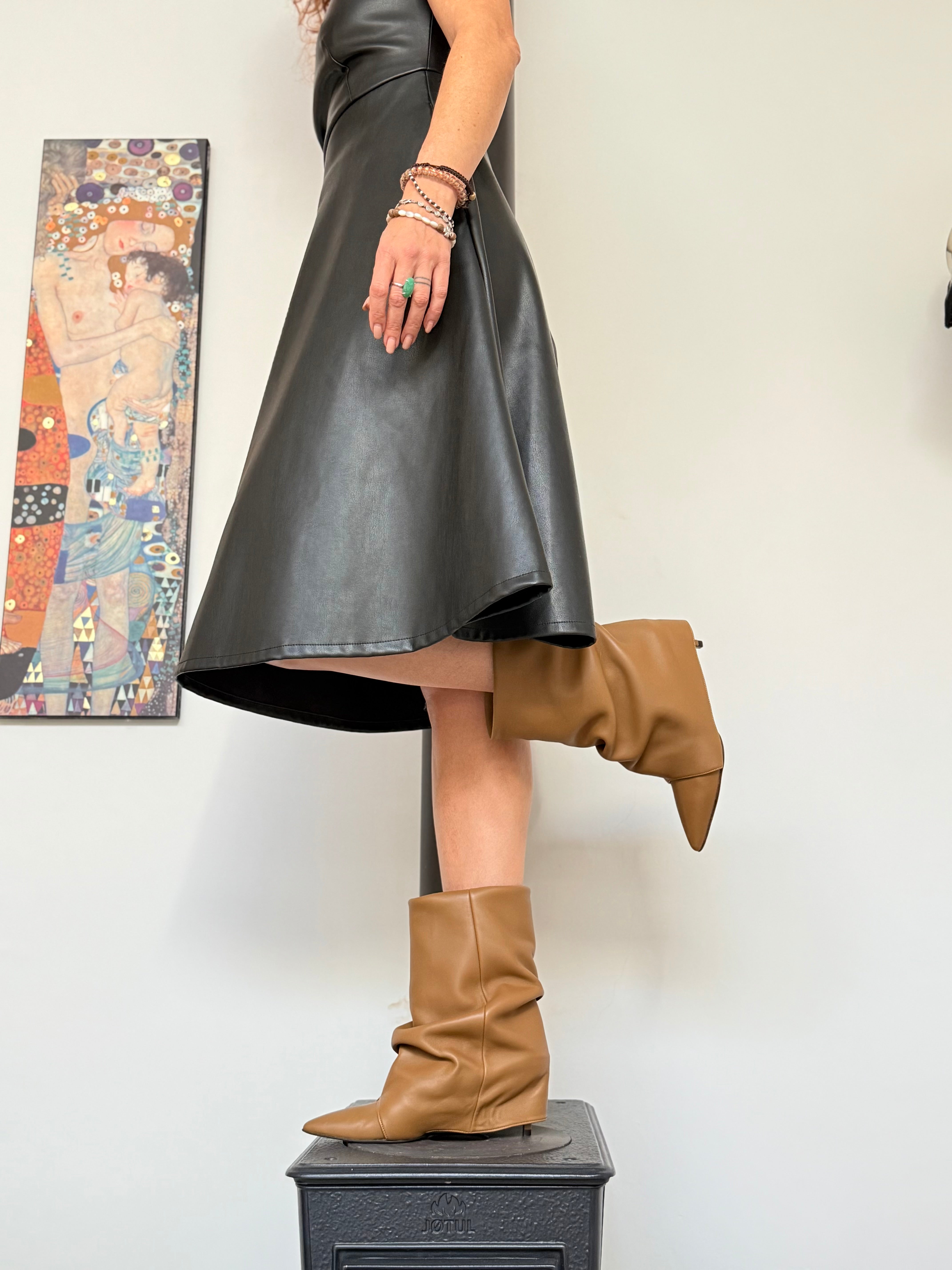 Vendome hazel stivaletto in nappa nocciola tacco 6 artigianale marchigiana