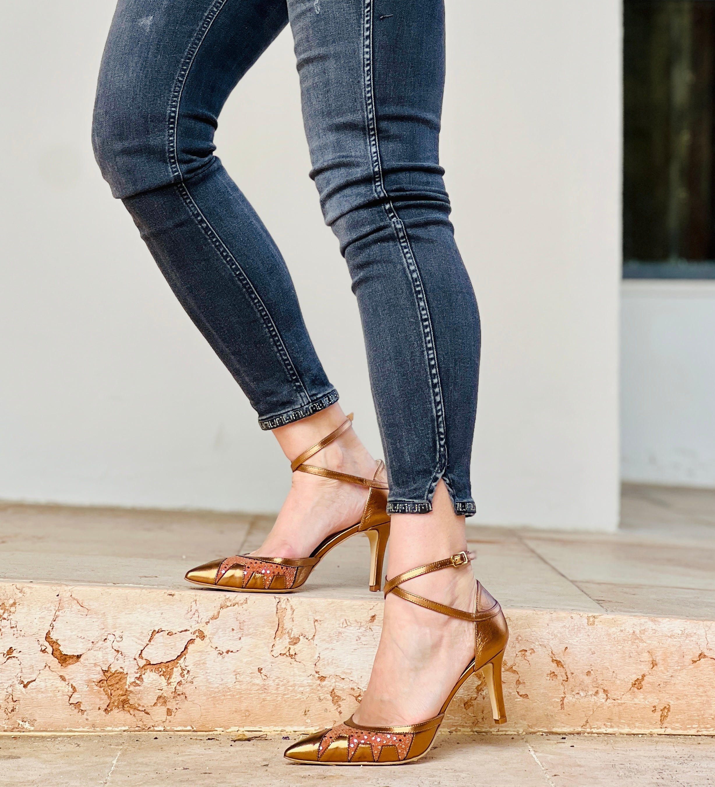 Image of Eva Lam decolletè in nappa rame tacco tacco 8 lavorazione artigianale marchigiana