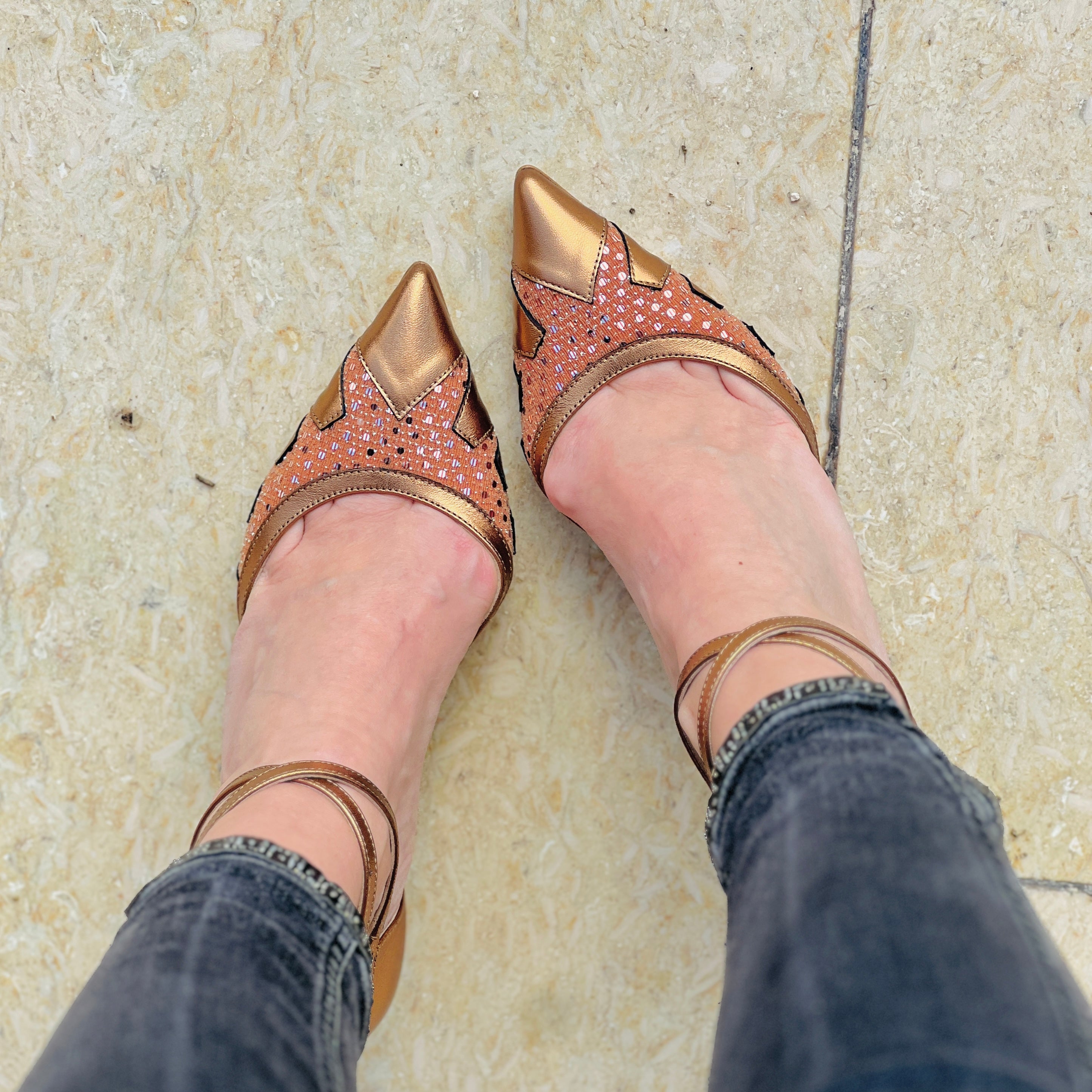 Image of Eva Lam decolletè in nappa rame tacco tacco 8 lavorazione artigianale marchigiana