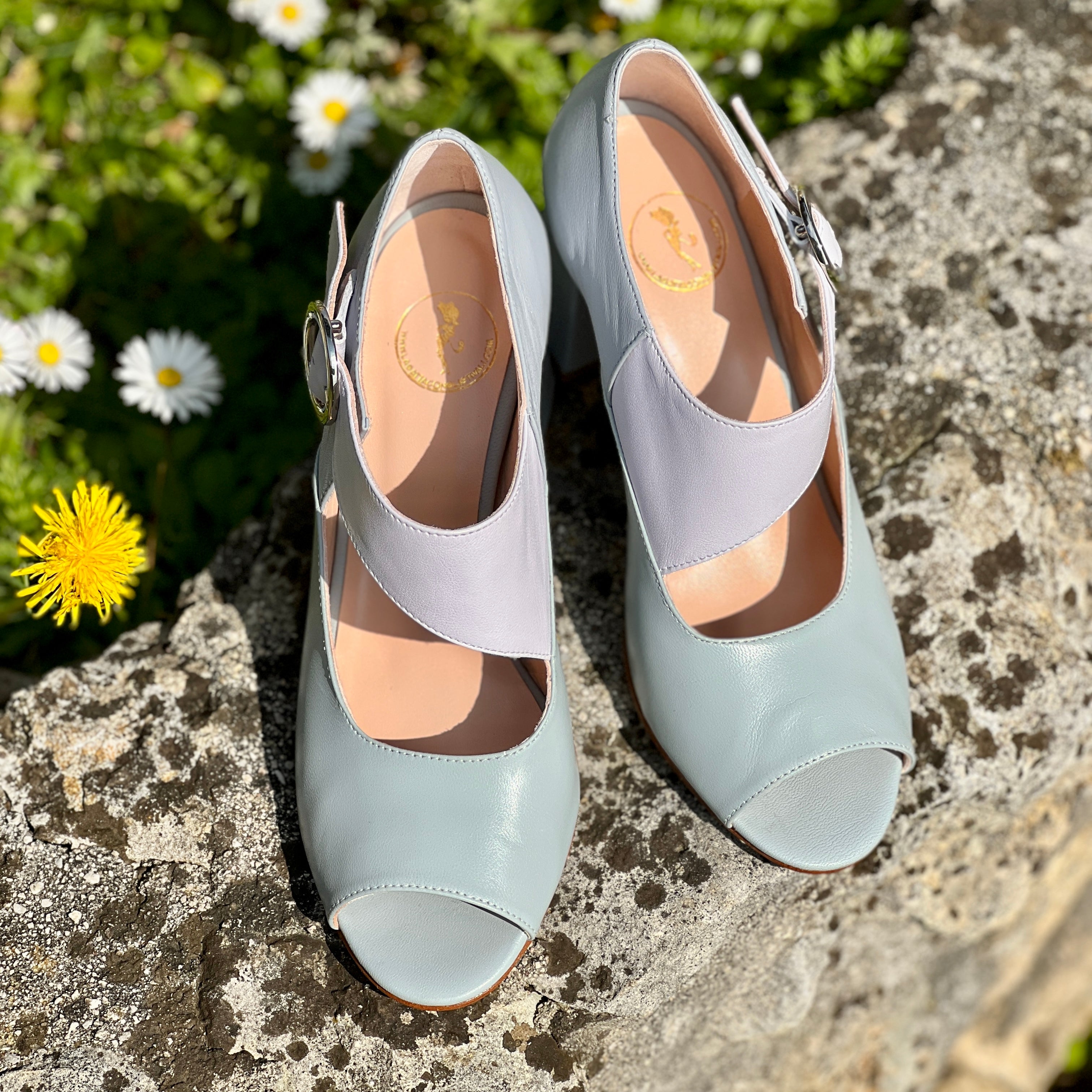 Image of Carioca Polvere sandalo in pelle aperto color polvere tacco 7.5 artigianale toscana