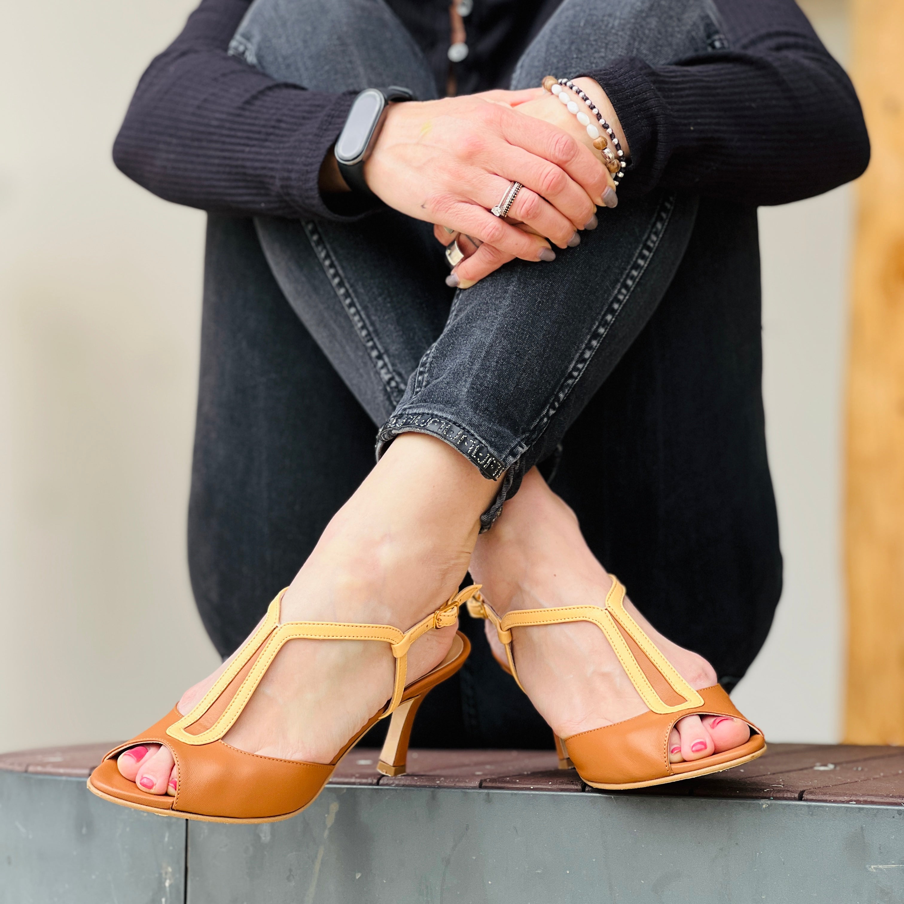 Image of Berenice Cuoio sandalo t bar open toe con tacco 8 in nappa cuoio artigianale marchigiana
