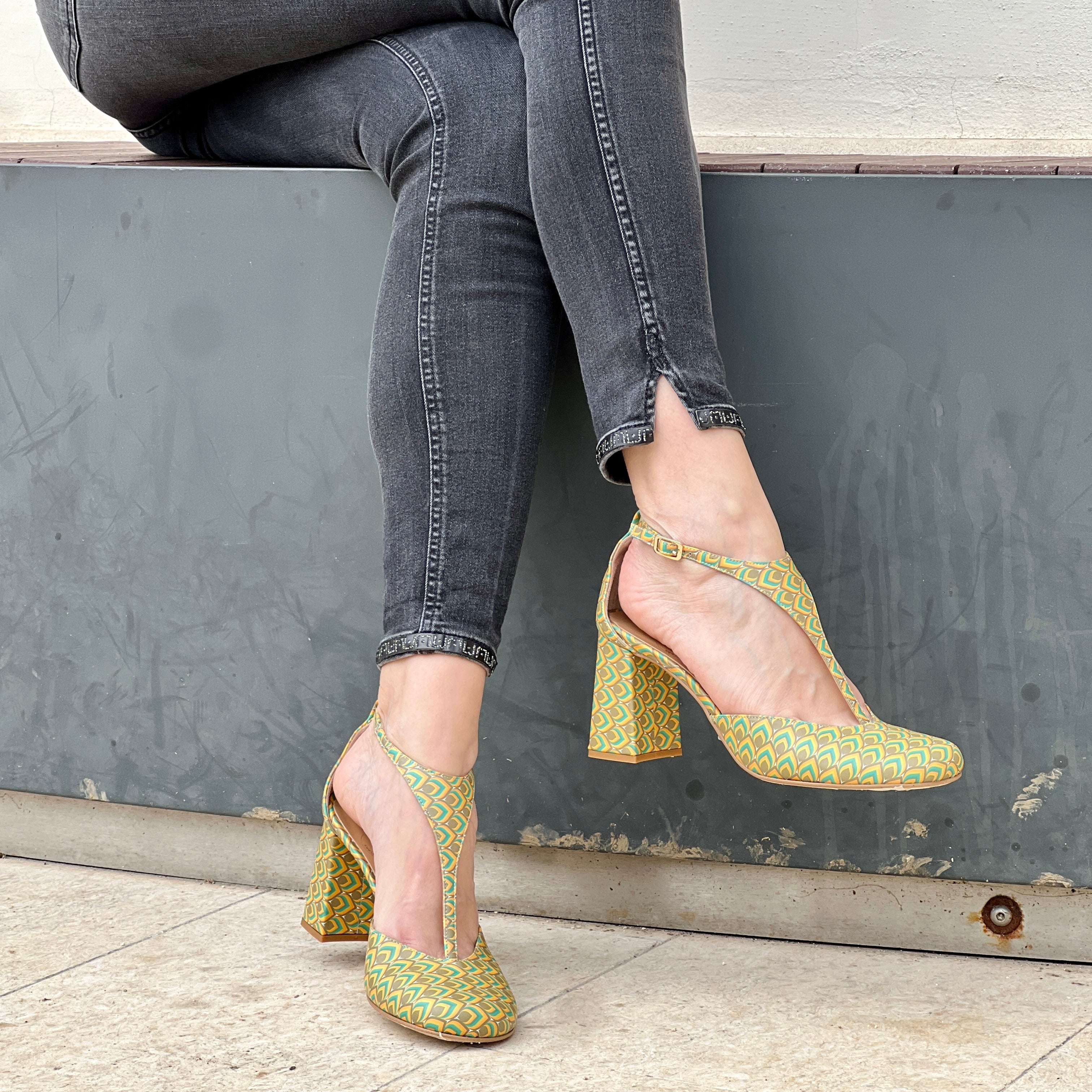 Impiria Peacock decoletè t-bar stampa anni 70 tacco 8 artigianale marchigiano