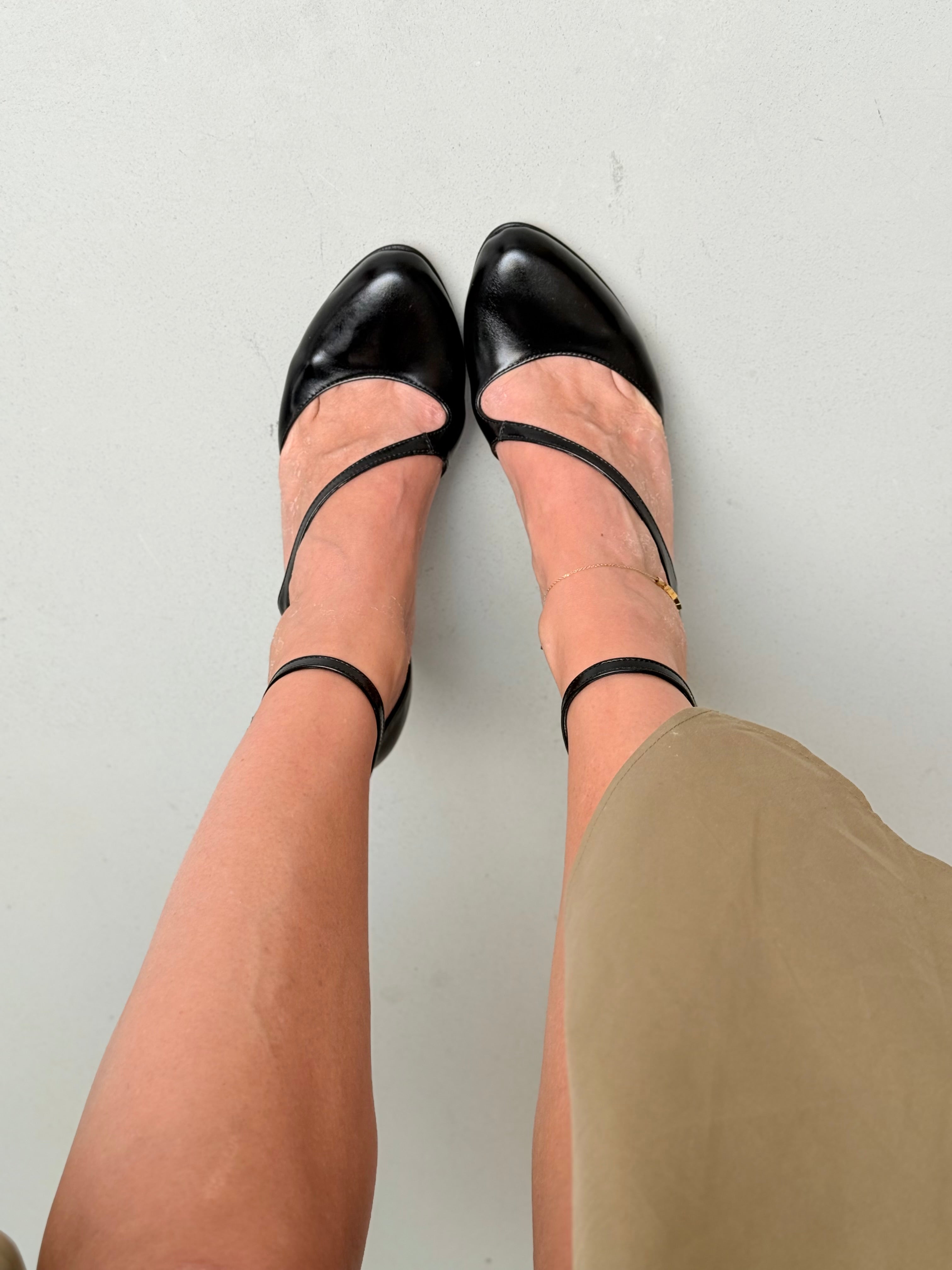 Image of Chatelet Black decolleté in vitello nero tacco 7.5 artigianale marchigiana