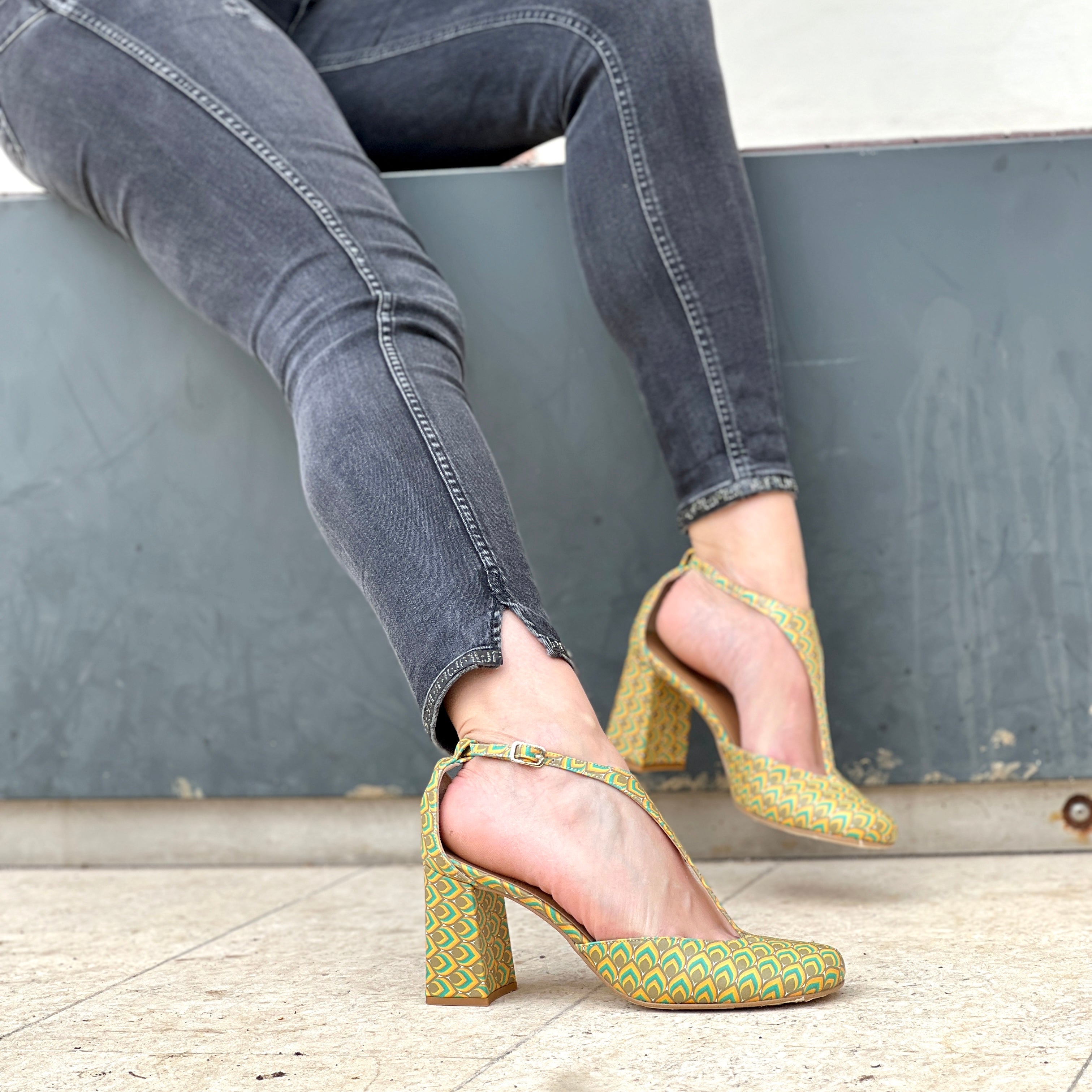 Impiria Peacock decoletè t-bar stampa anni 70 tacco 8 artigianale marchigiano