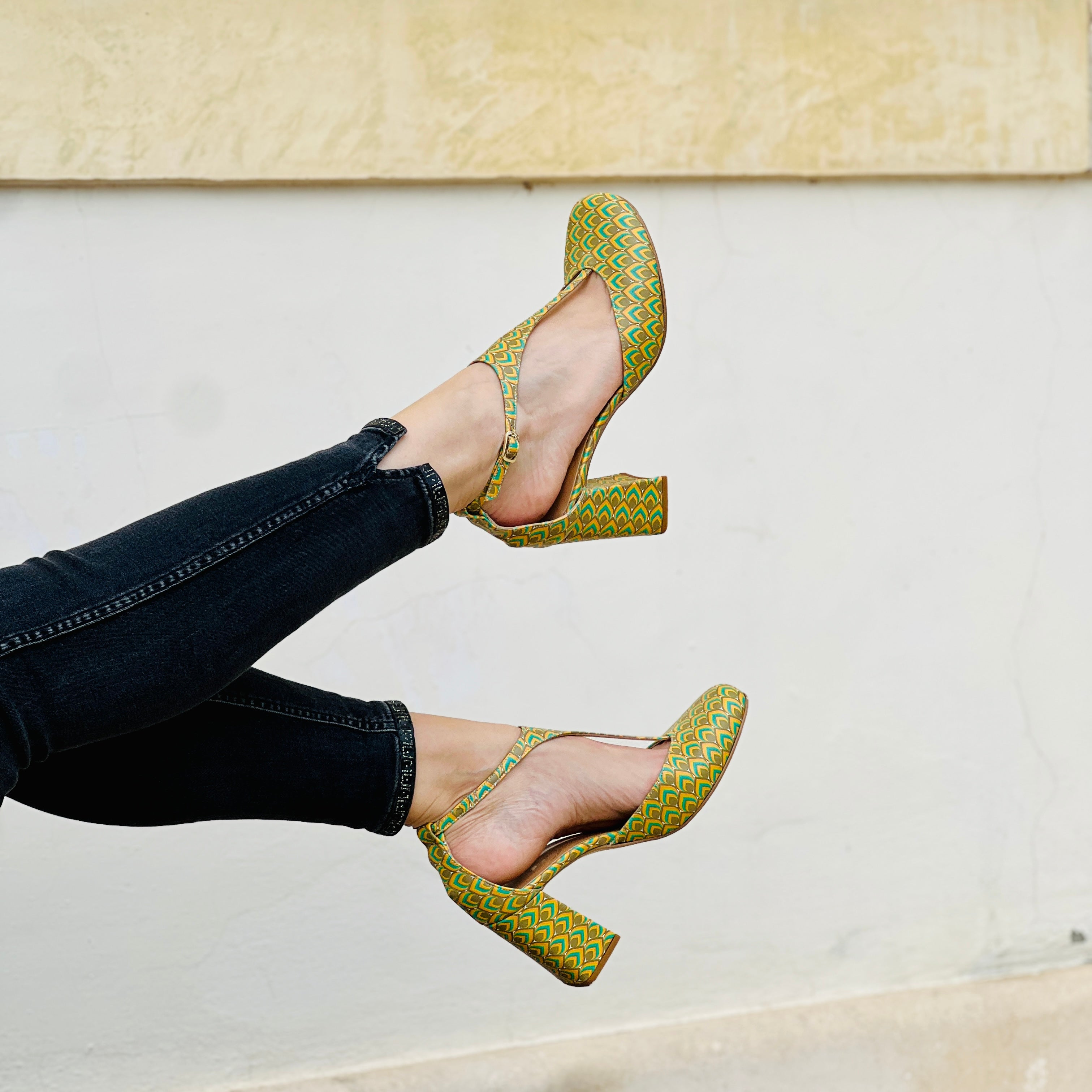 Impiria Peacock decoletè t-bar stampa anni 70 tacco 8 artigianale marchigiano