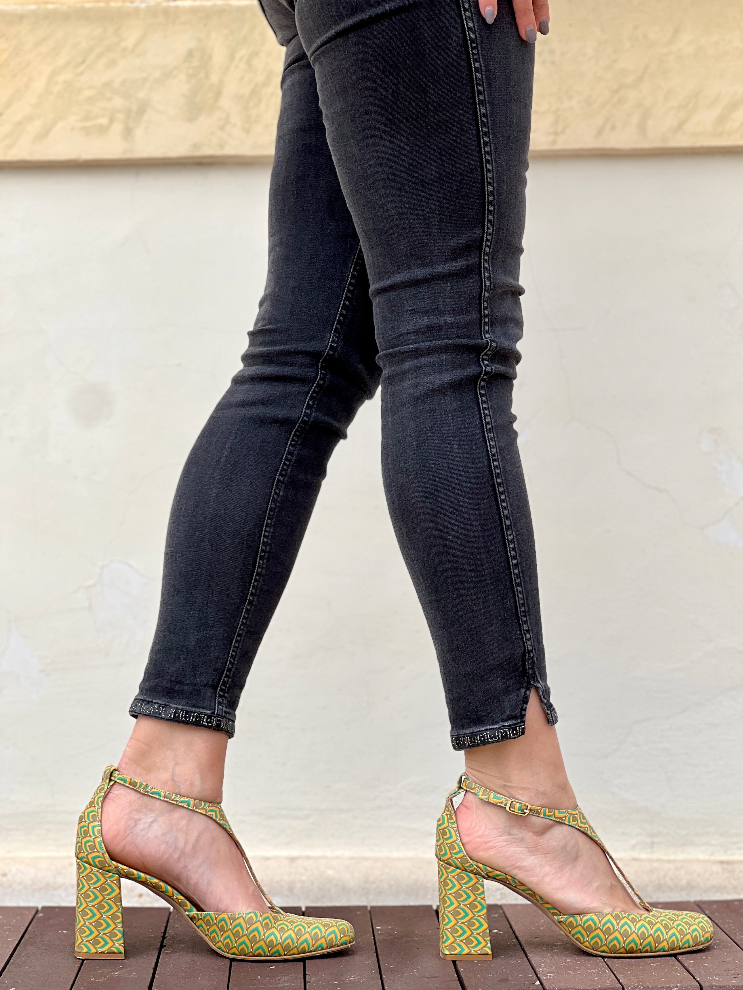 Impiria Peacock decoletè t-bar stampa anni 70 tacco 8 artigianale marchigiano