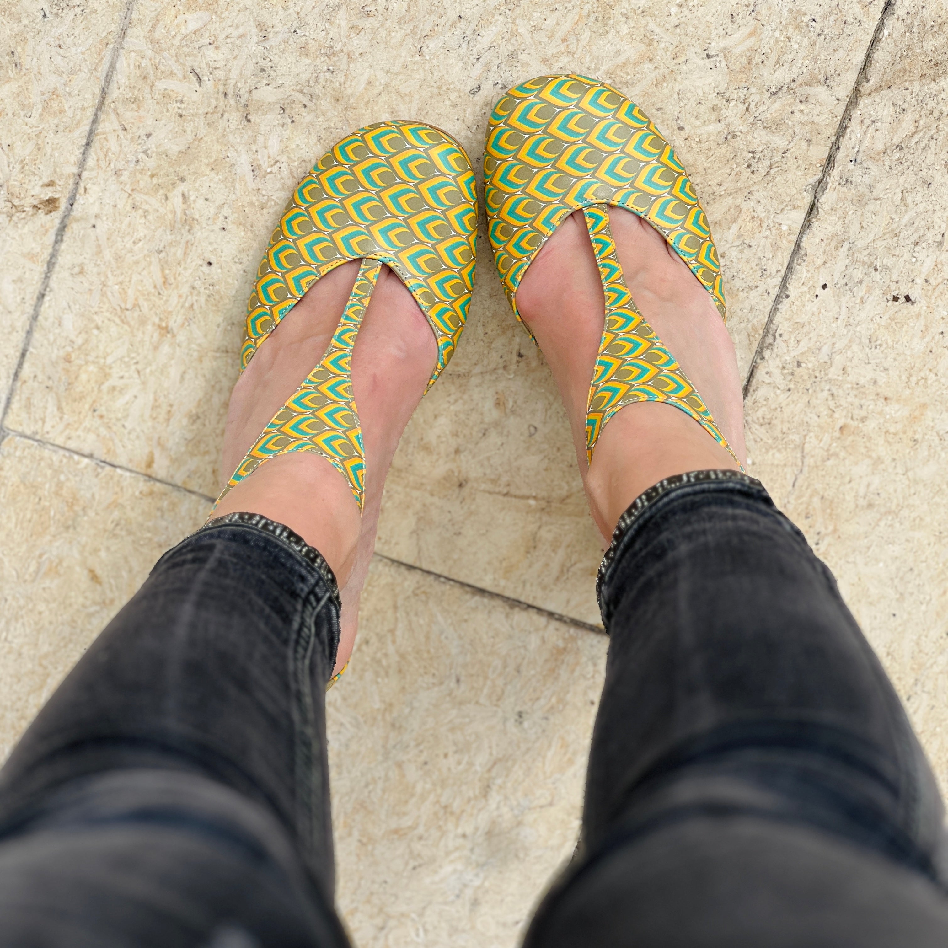 Image of Impiria Peacock decoletè t-bar stampa anni 70 tacco 8 artigianale marchigiano