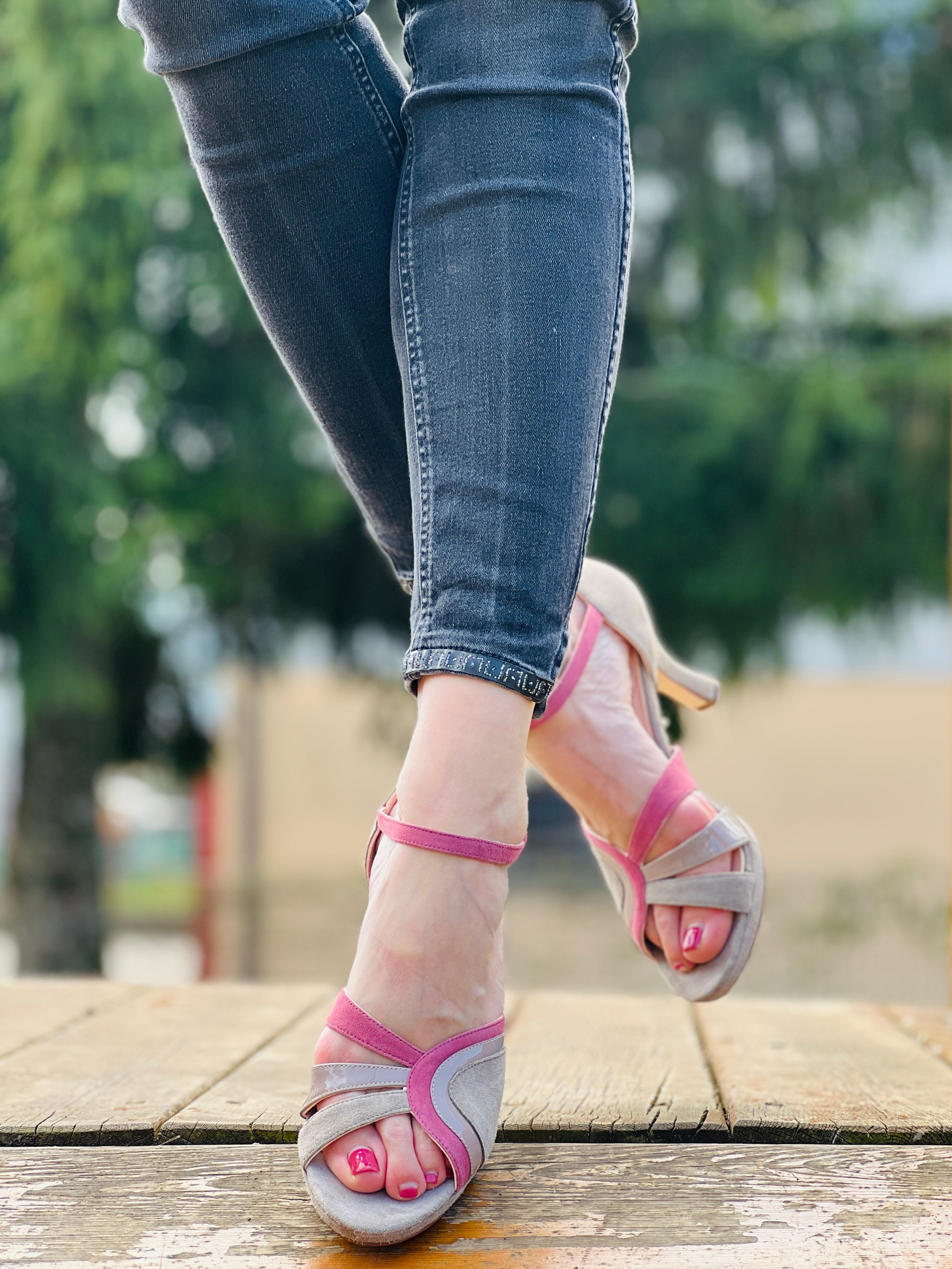 Image of Lelu Grey sandalo in camoscio color grigio tacco 8 artigianale toscano