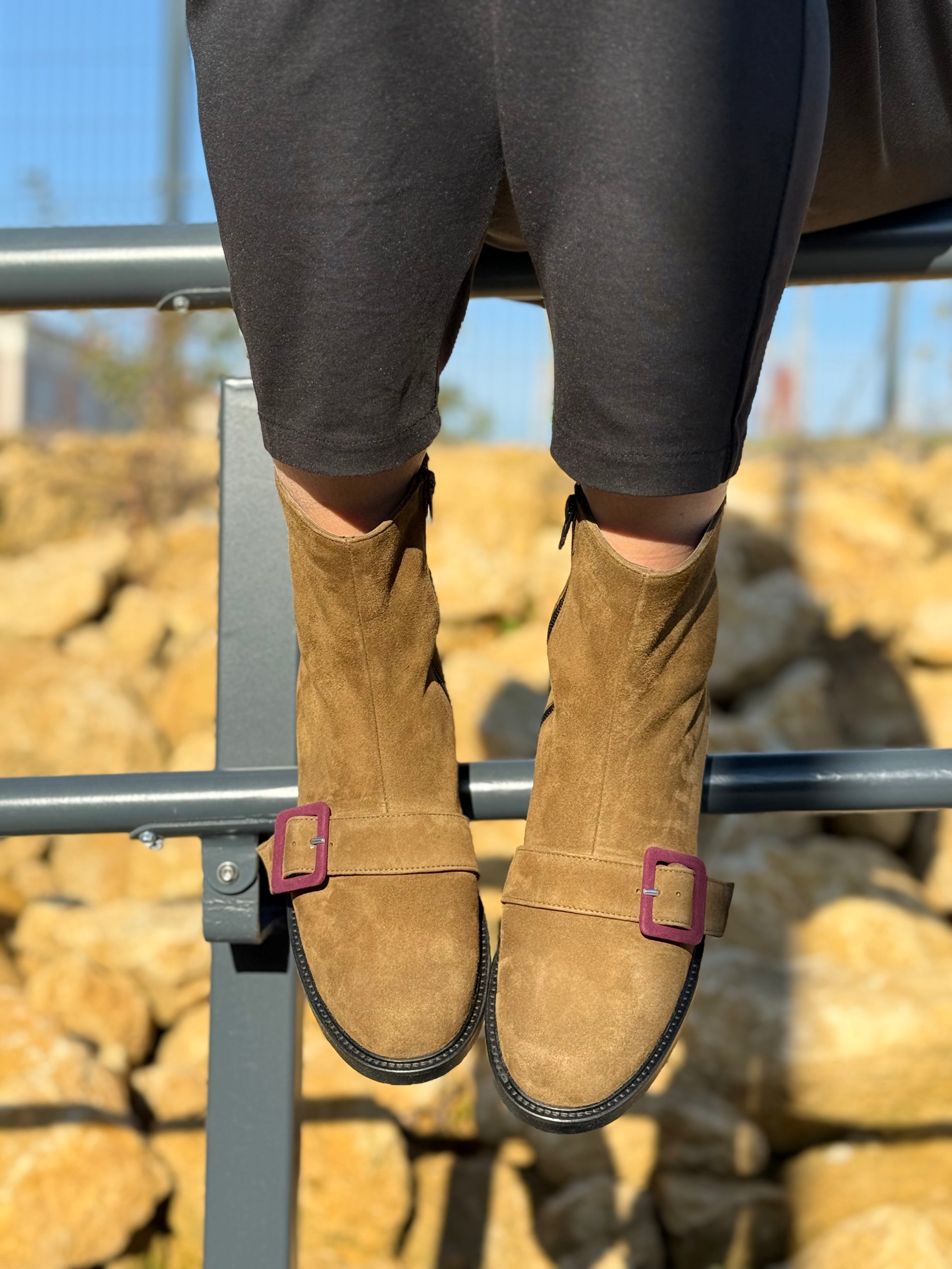 Lanz Olive stivaletto in camoscio color verde  con cerniera artigianale toscana