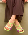 Lou Mint sandalo incrociato in nappa viola con tacco artigianale