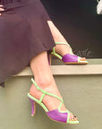Lou Mint sandalo incrociato in nappa viola con tacco artigianale
