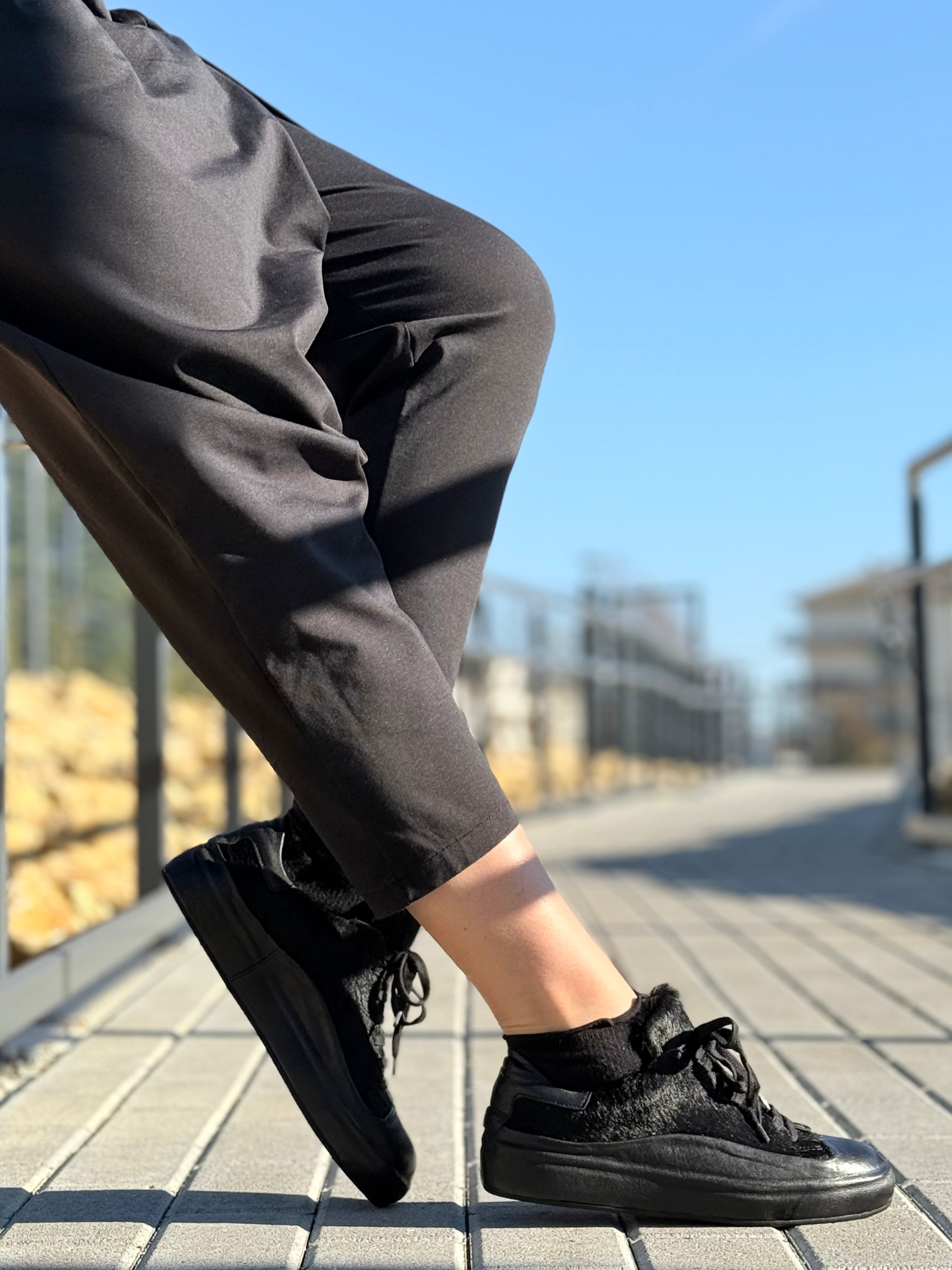 Globe Black sneakers in nappa nera e cavallino nero artigianale marchigiana