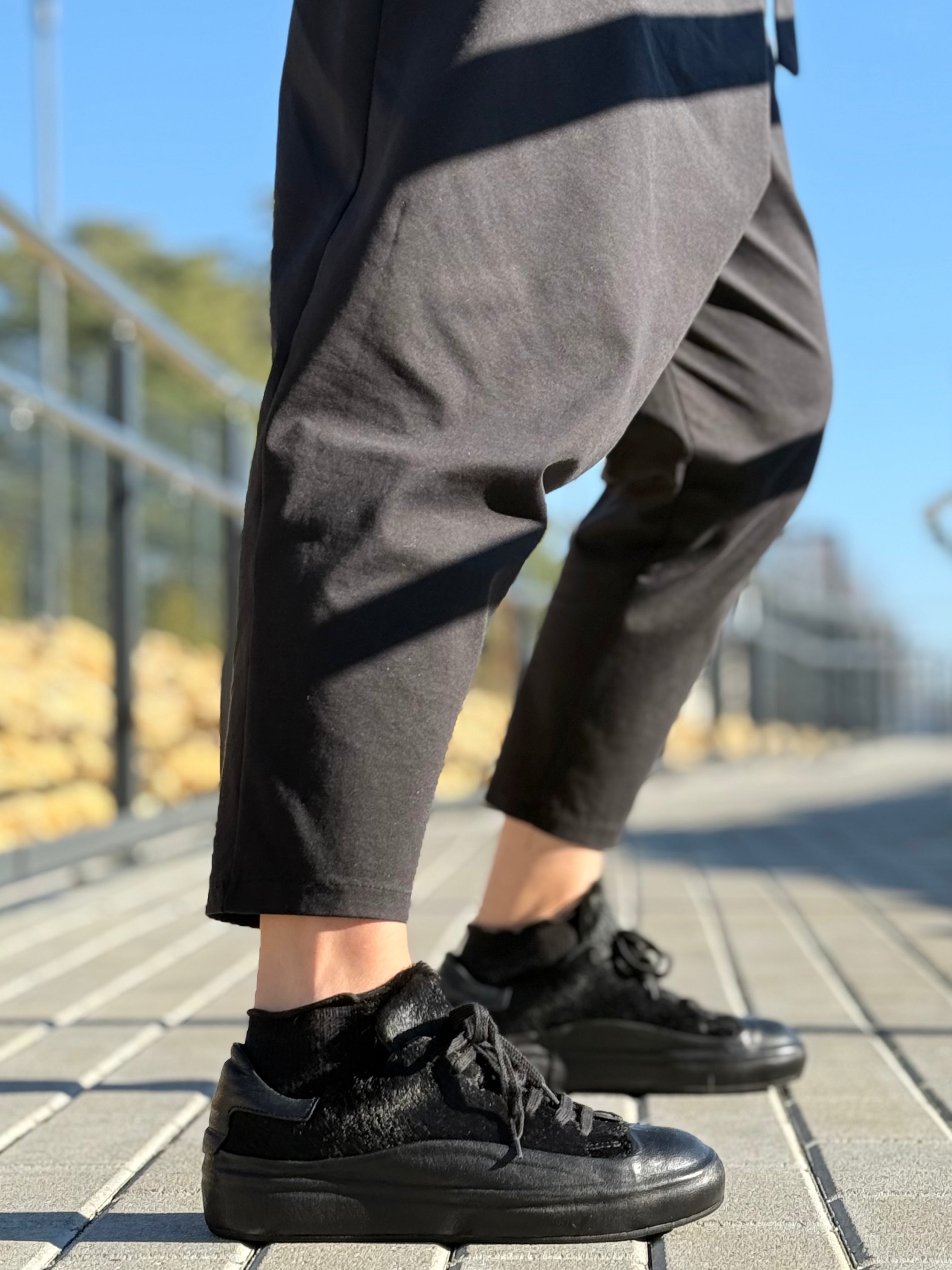 Globe Black sneakers in nappa nera e cavallino nero artigianale marchigiana