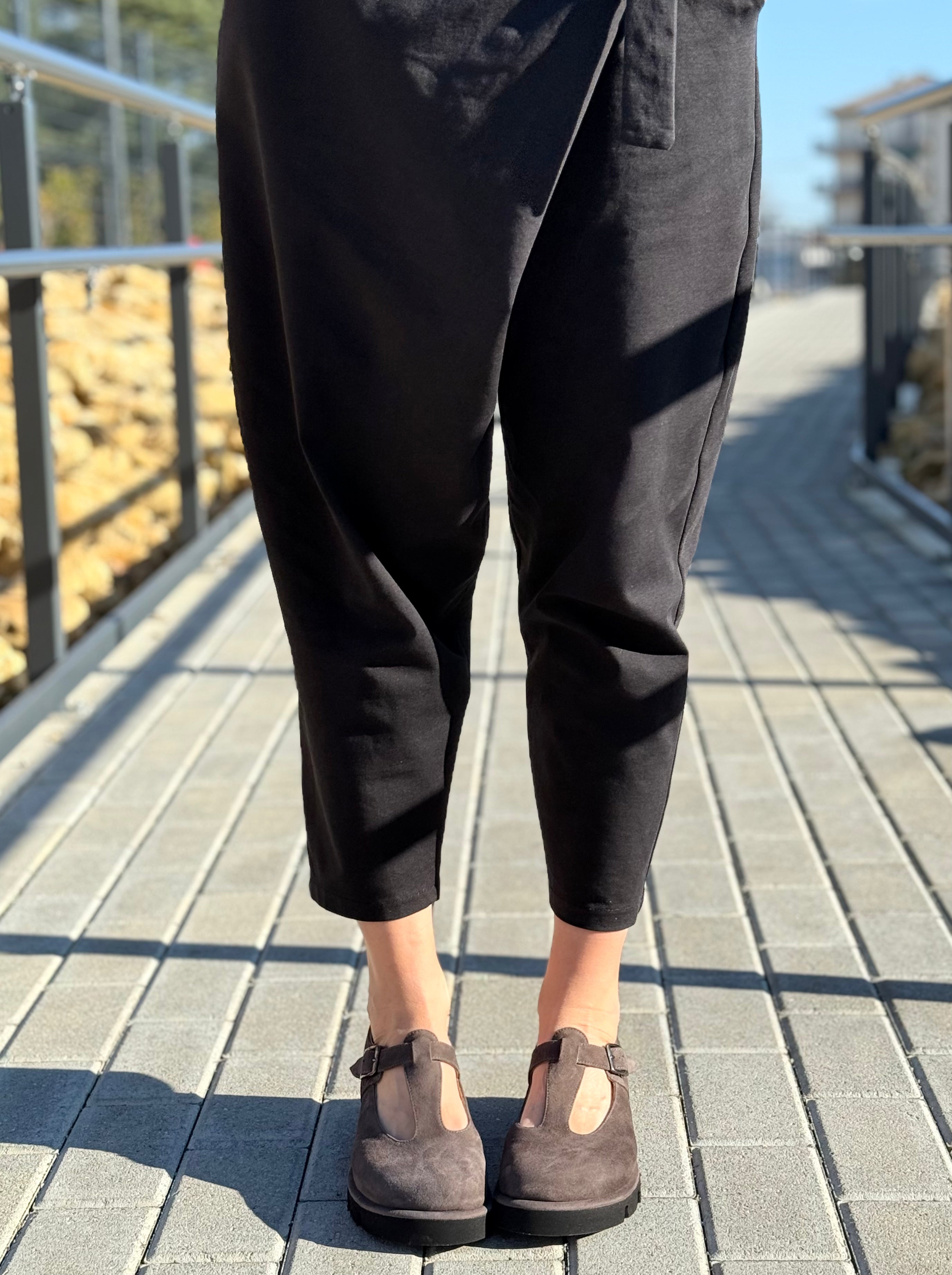 Kola Brown bebe t-bar in camoscio marrone lavorazione a sacchetto artigianale marchigiana