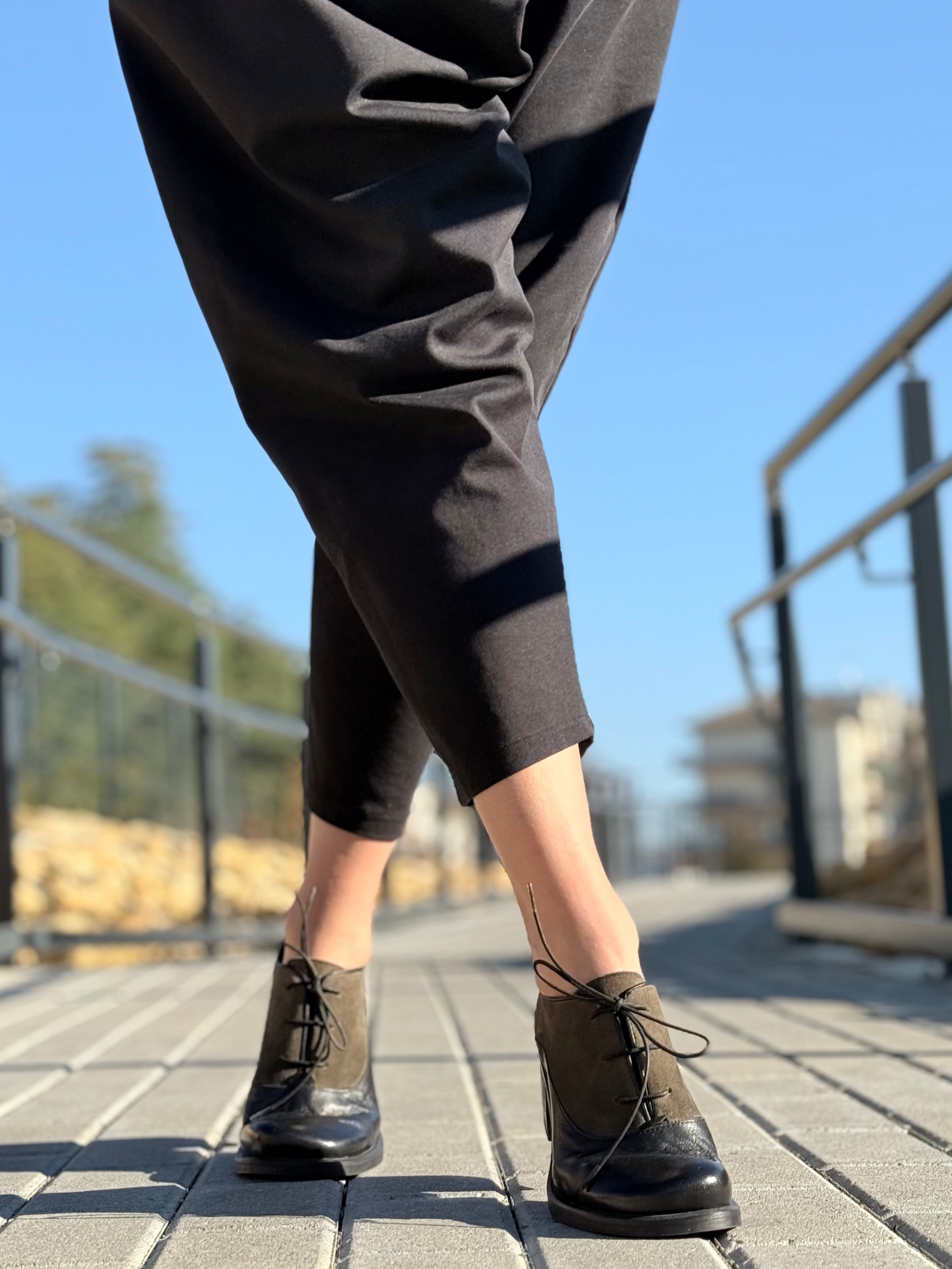 Image of Idra Forest  francesina in nappa nera e camoscio verde muschio tacco 5 artigianale marchigiana