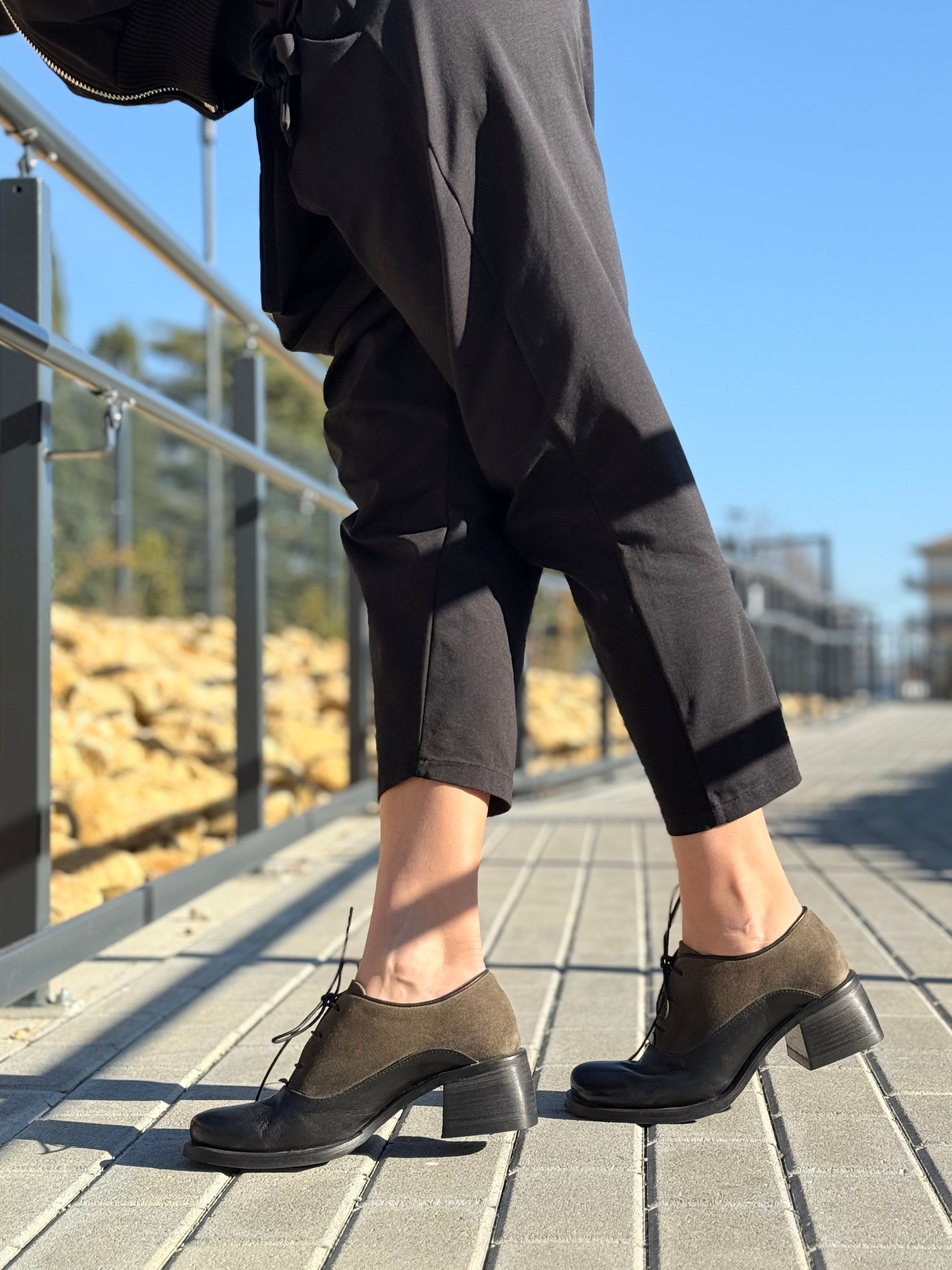 Image of Idra Forest  francesina in nappa nera e camoscio verde muschio tacco 5 artigianale marchigiana