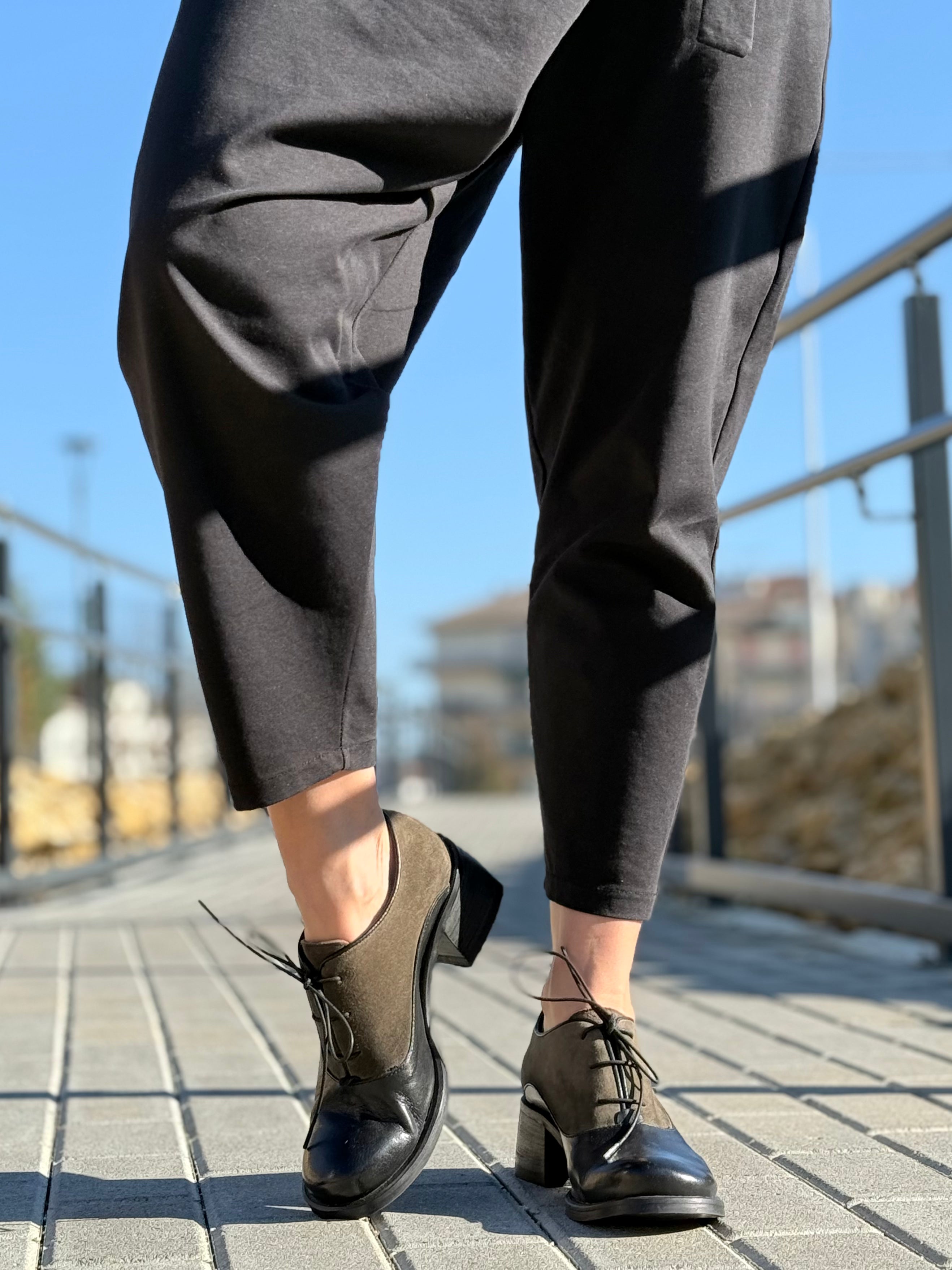 Idra Forest  francesina in nappa nera e camoscio verde muschio tacco 5 artigianale marchigiana