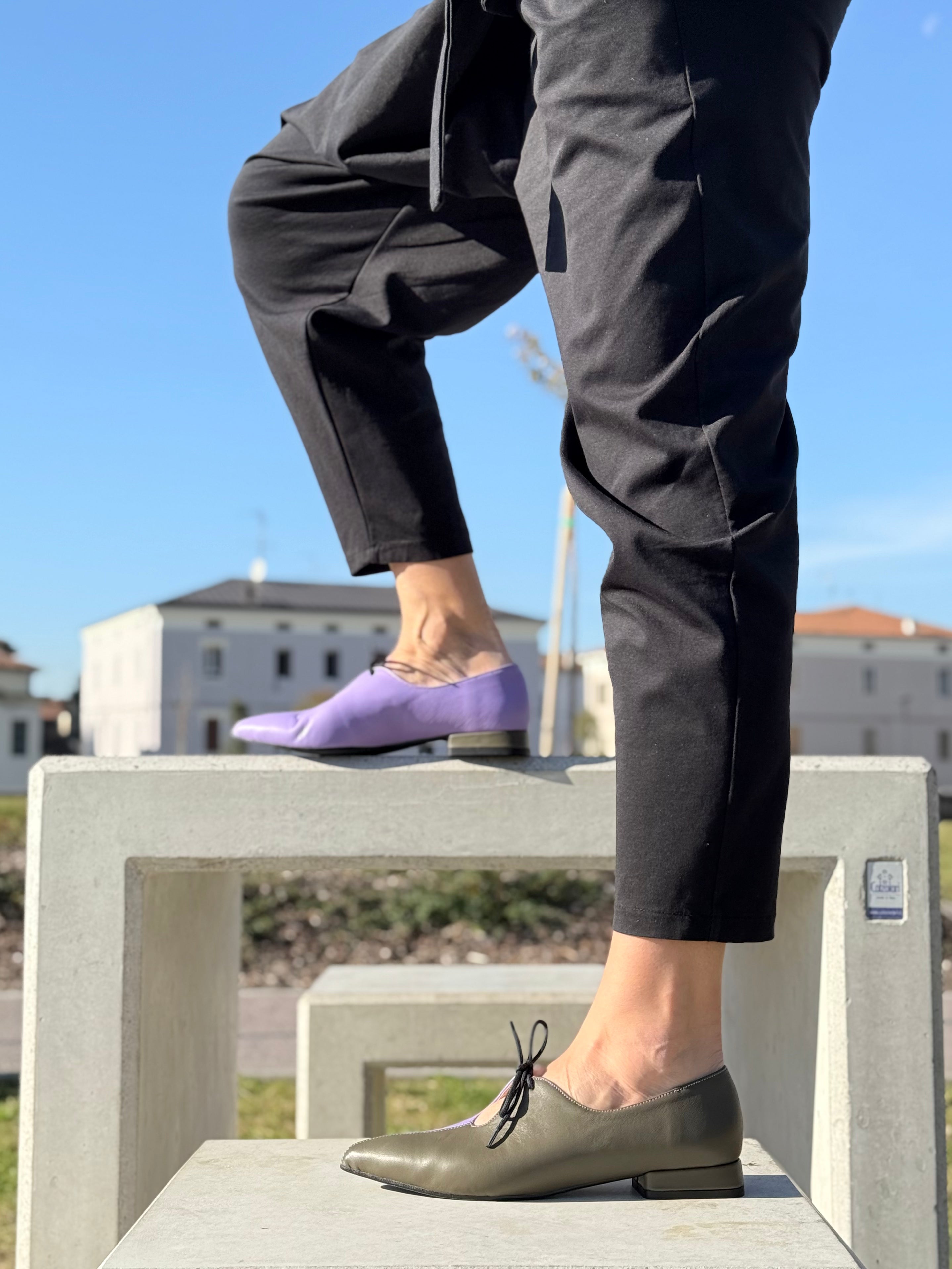 Jessica Salvia scarpina bassa in nappa glicine e malva artigianale pugliese