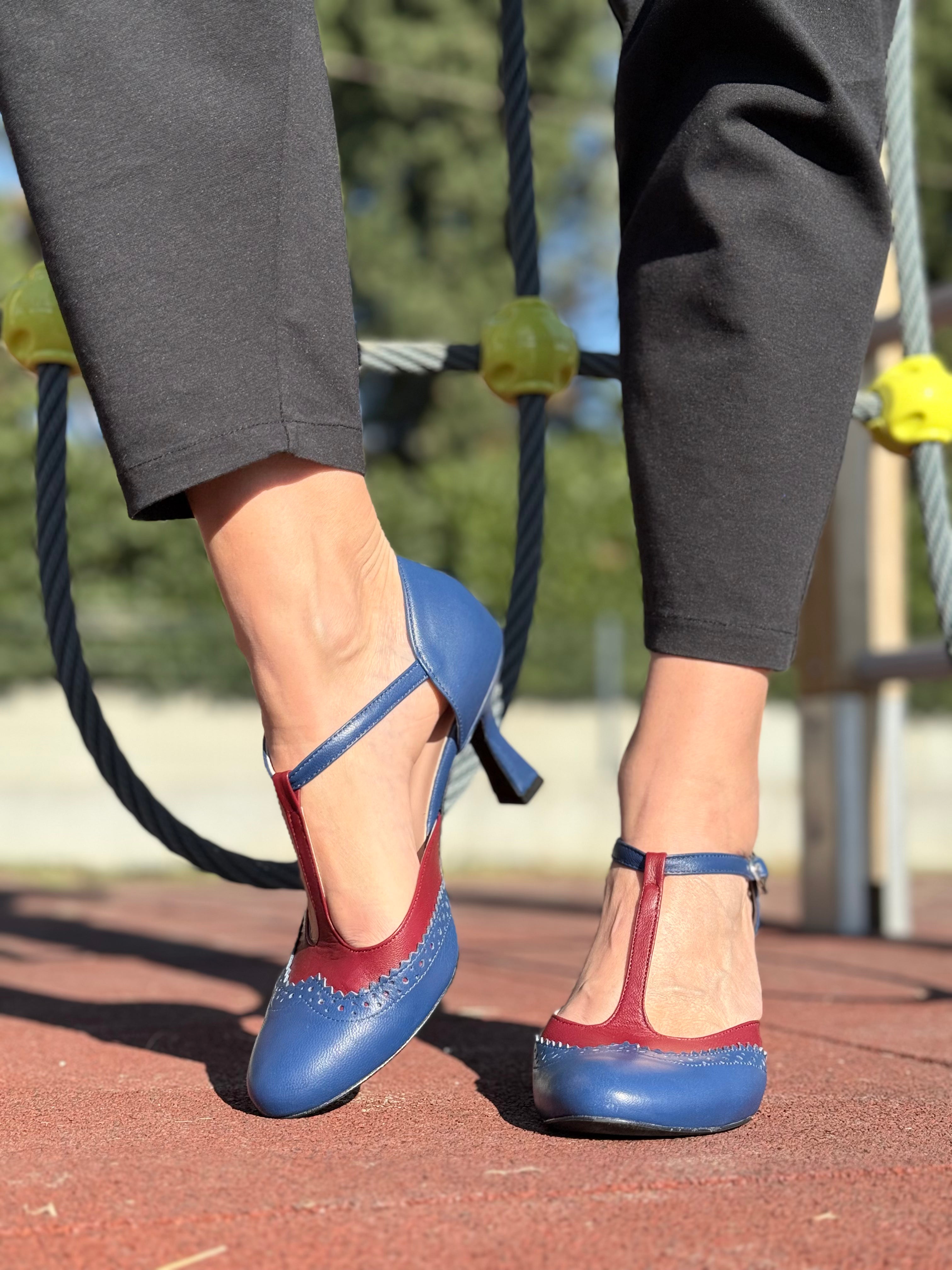 Aura Navy decollete t-bar in pelle blu artigianale pugliese