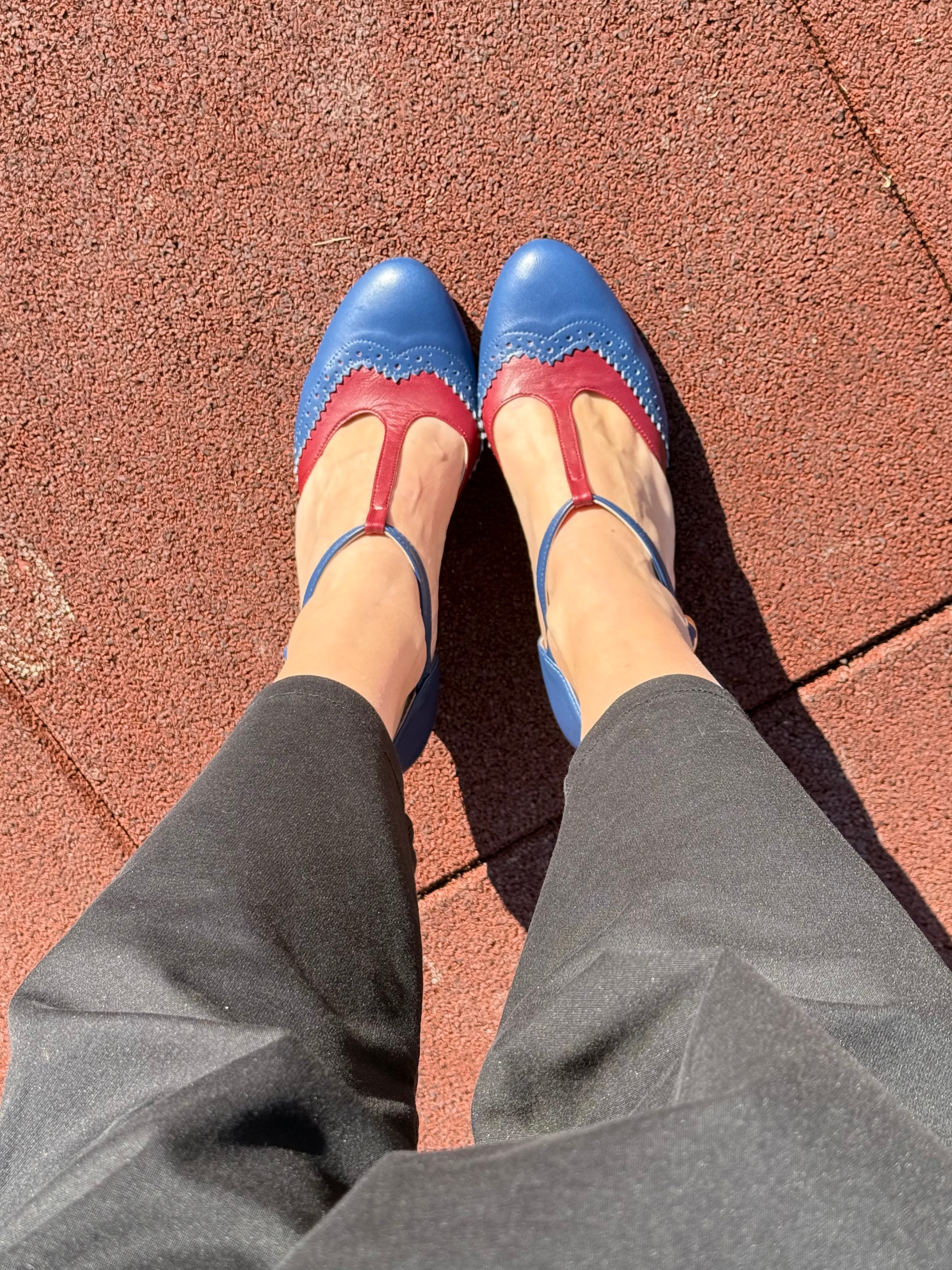 Image of Aura Navy decollete t-bar in pelle blu artigianale pugliese