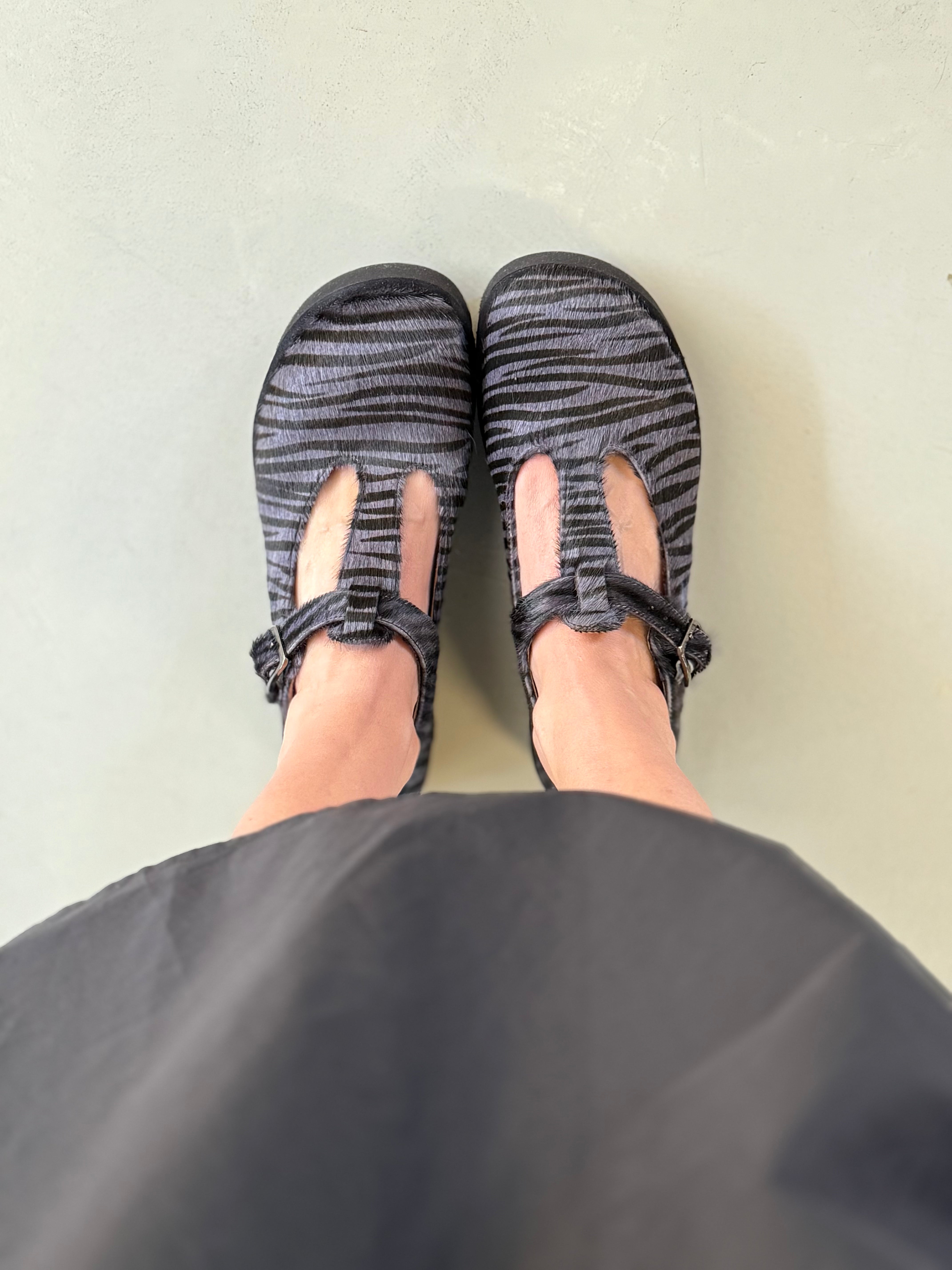 Image of Kola Zebra bebe t-bar in cavallino zebrato lavorazione a sacchetto artigianale marchigiana