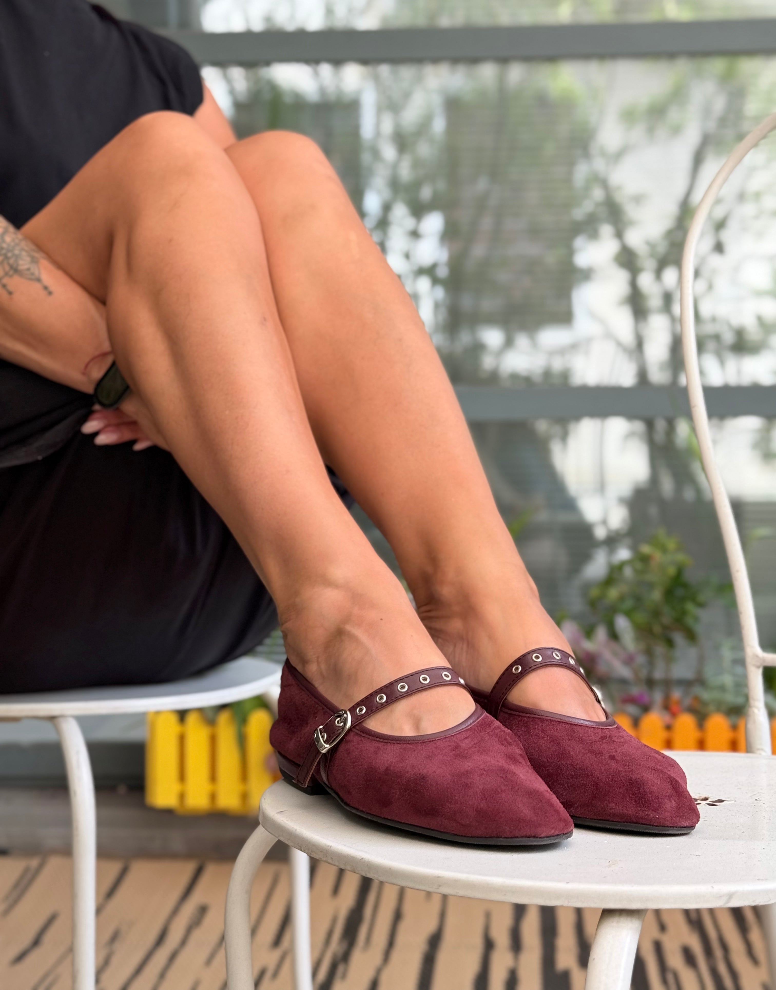 Image of Hugs Wine ballerina mary jane in camoscio elasticizzato bordeaux tacco 1 artigianale toscana