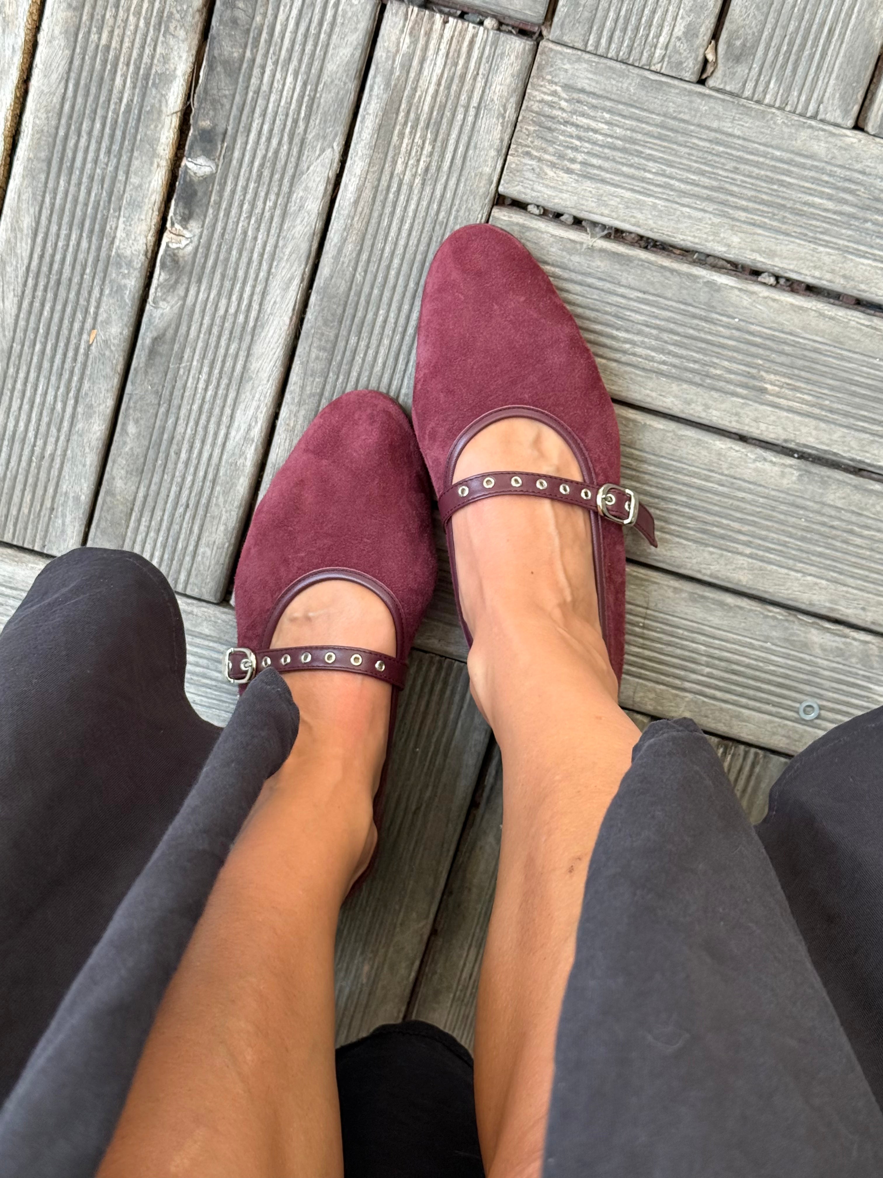 Image of Hugs Wine ballerina mary jane in camoscio elasticizzato bordeaux tacco 1 artigianale toscana