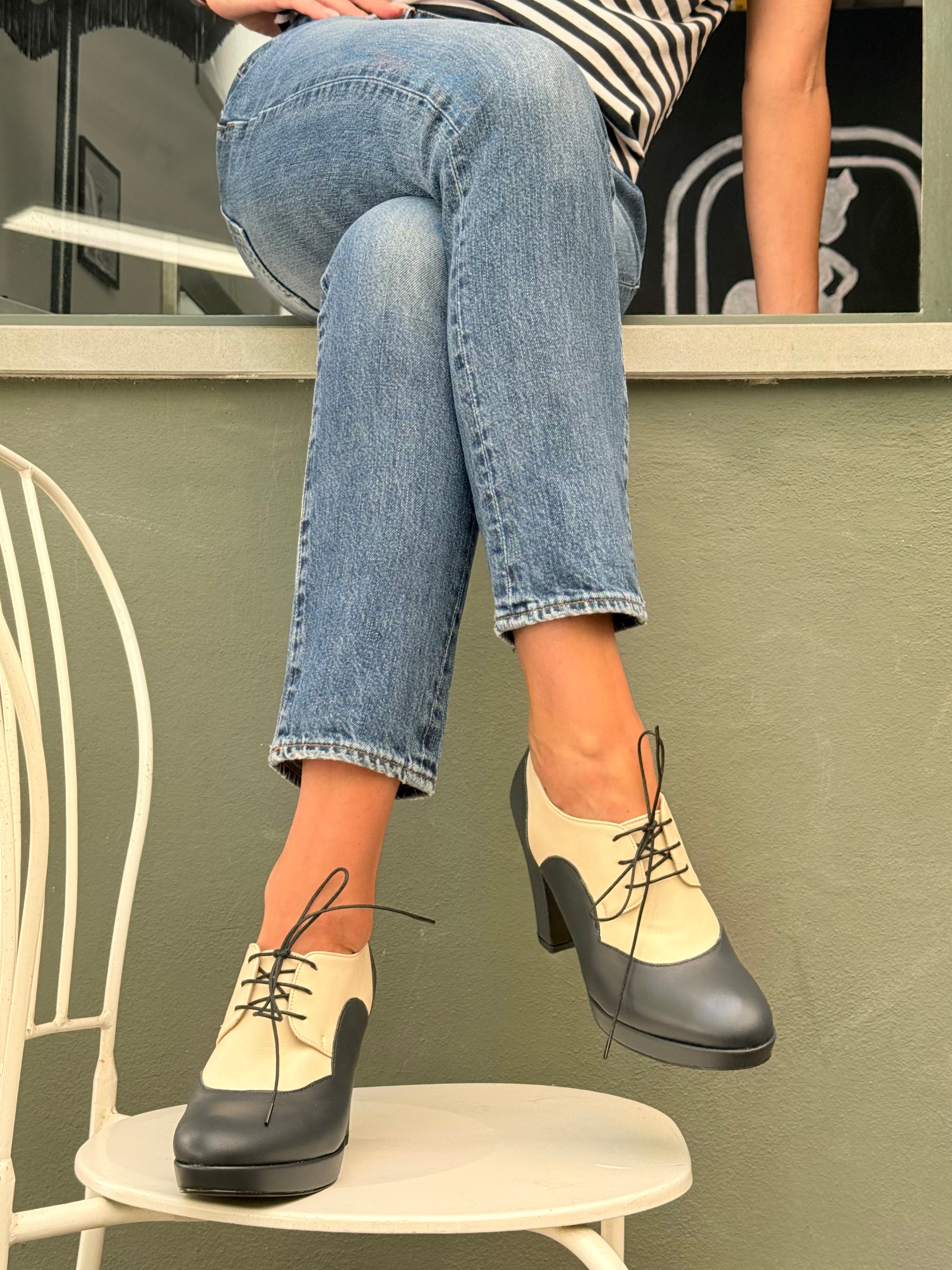 Image of Miranda Blue francesina in nappa blue e panna con plateau tacco 9 artigianale pugliese