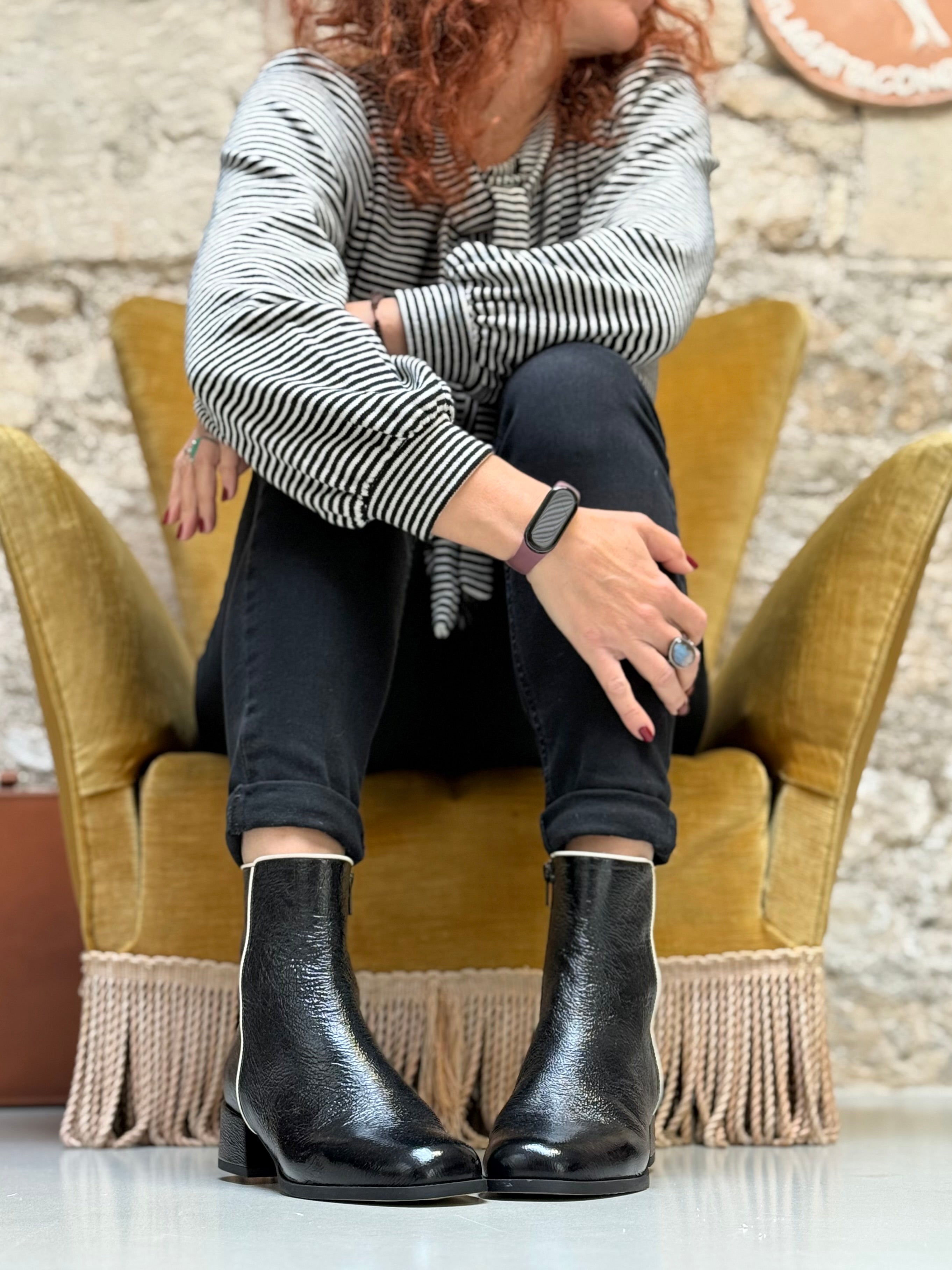 Image of Fender Black stivaletto in naplak nero tacco 4 cm artigianale marchigiana