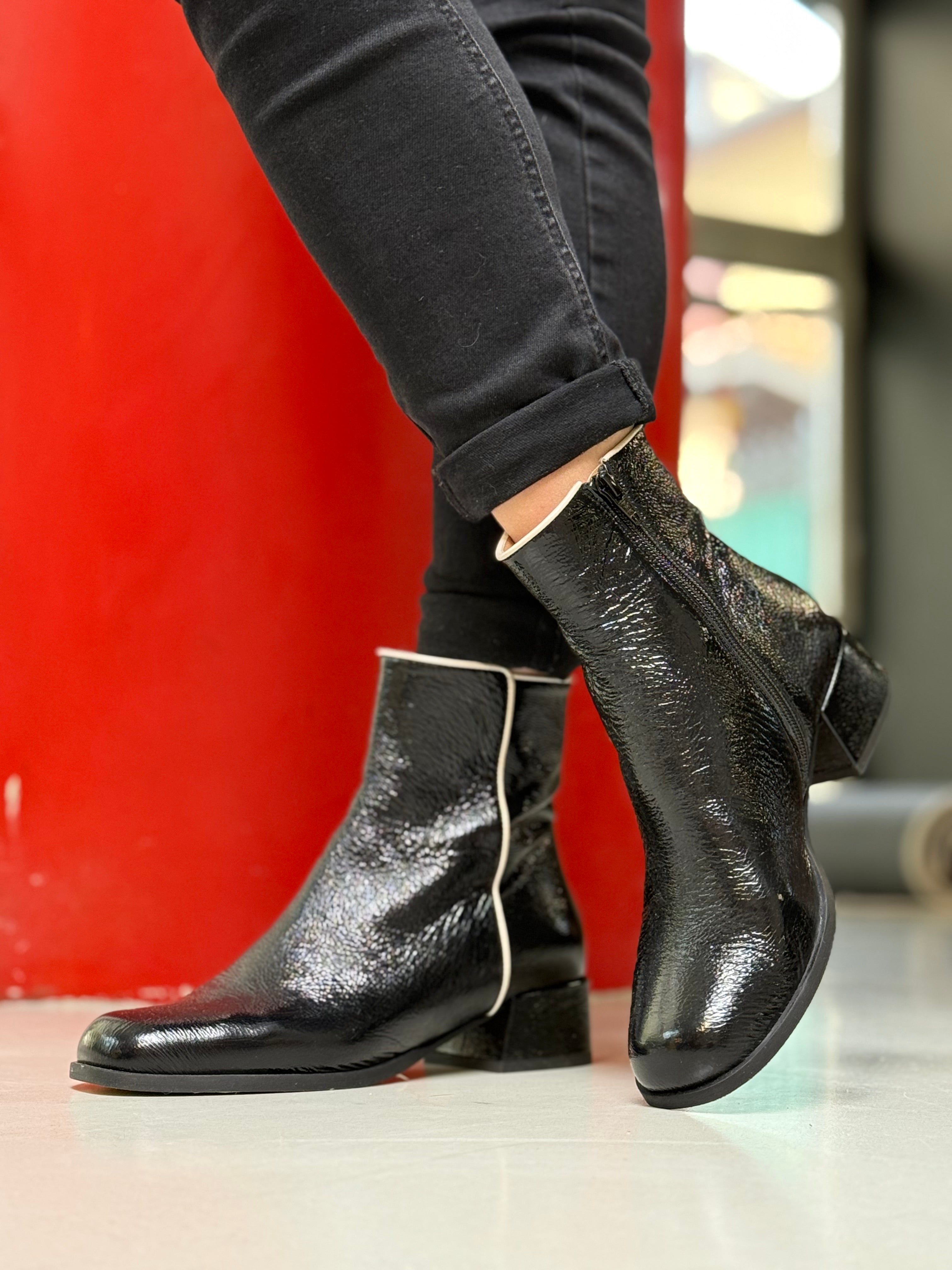 Fender Black stivaletto in naplak nero tacco 4 cm artigianale marchigiana