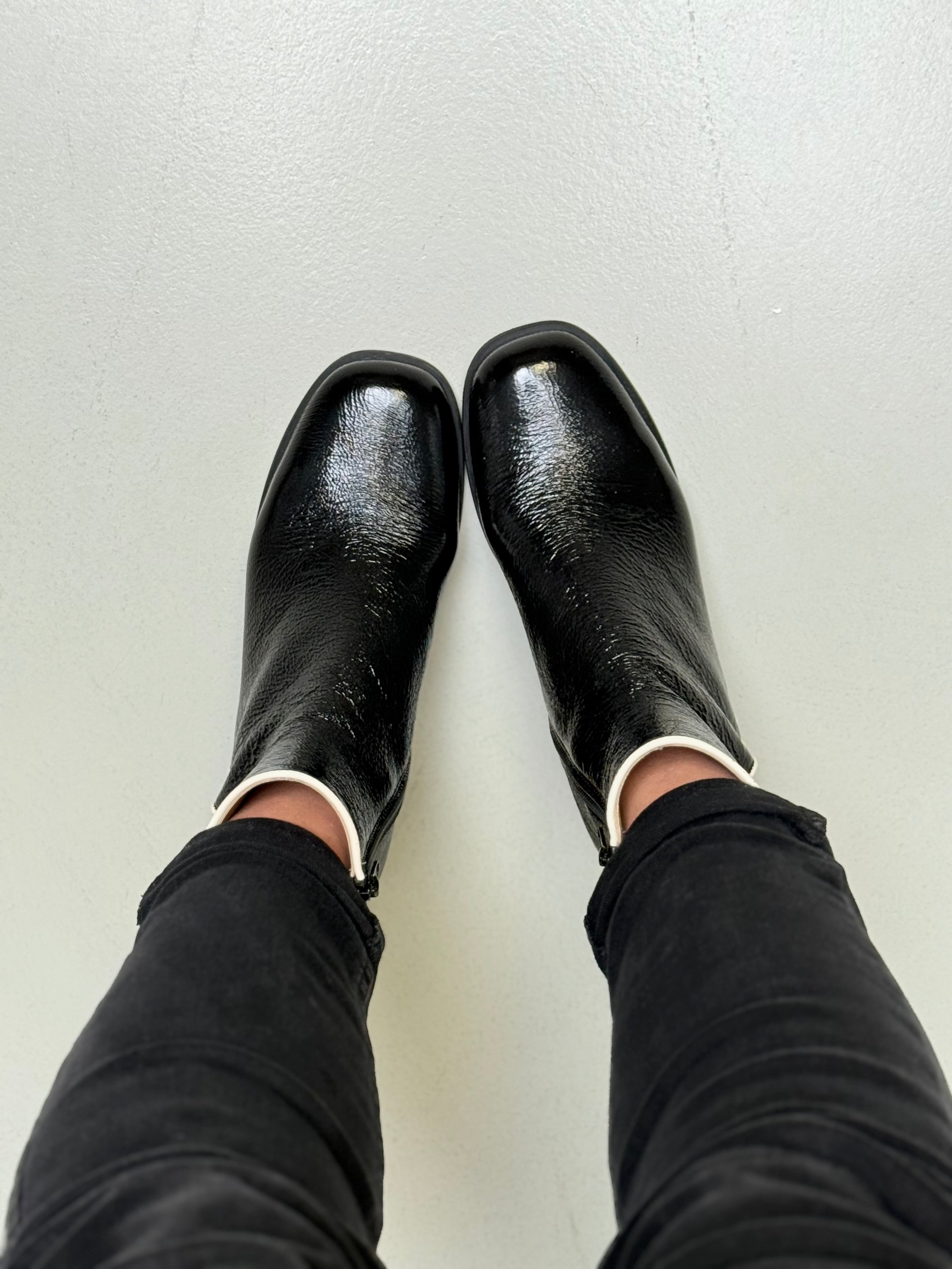 Image of Fender Black stivaletto in naplak nero tacco 4 cm artigianale marchigiana