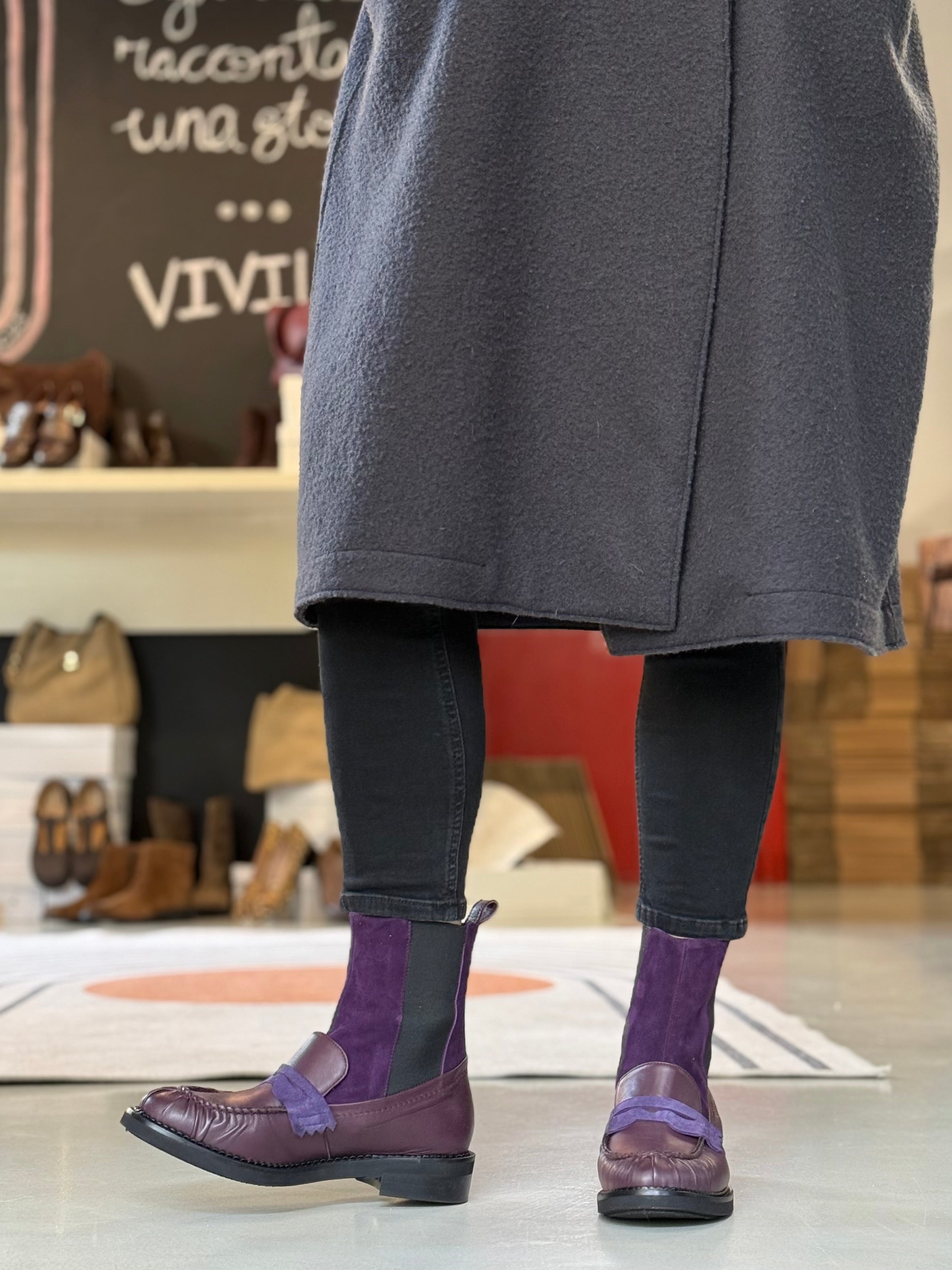 Banksy Purple stivaletto beatles in nappa prugna e camoscio viola artigianale marchigiana