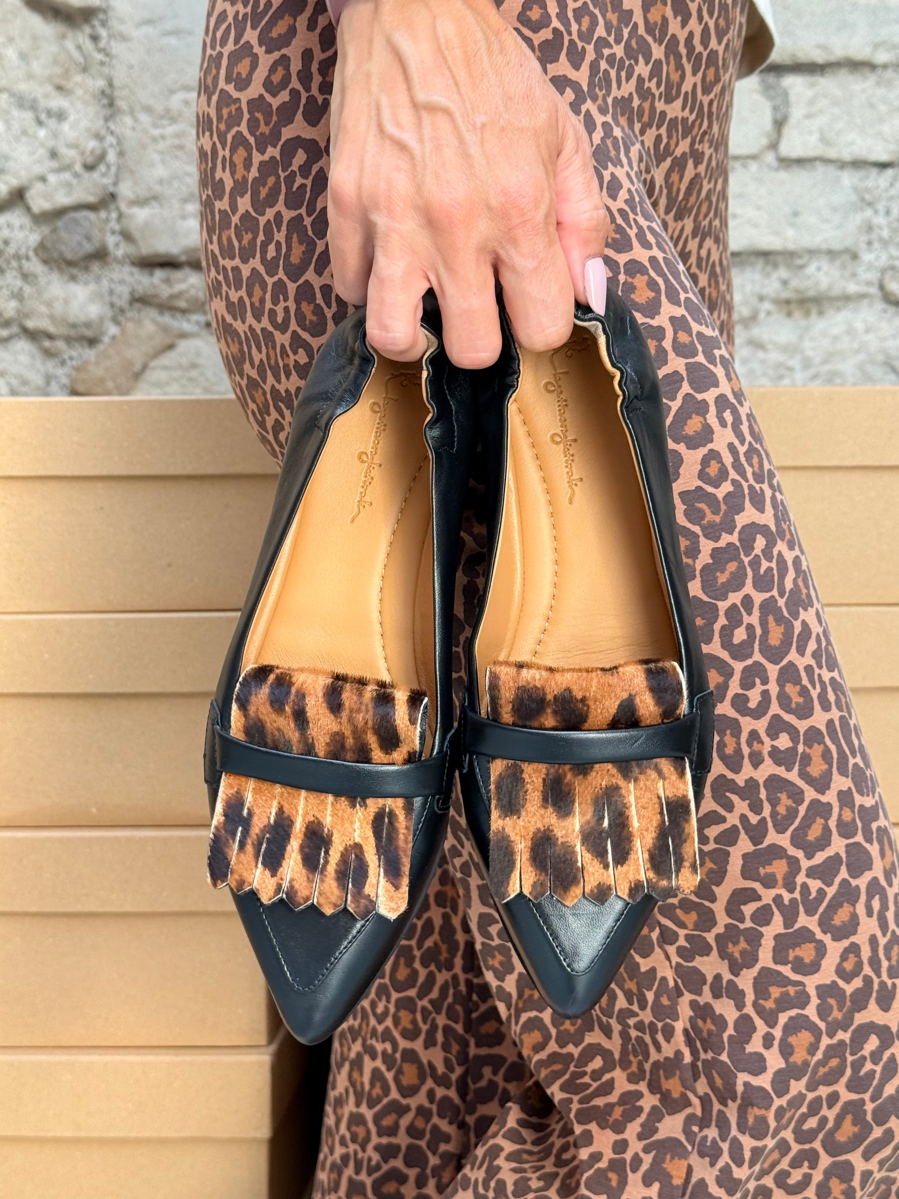 Image of Flexy Pony mocassino in nappa nera e cavallino pony tacco 2 artigianale marchigiana