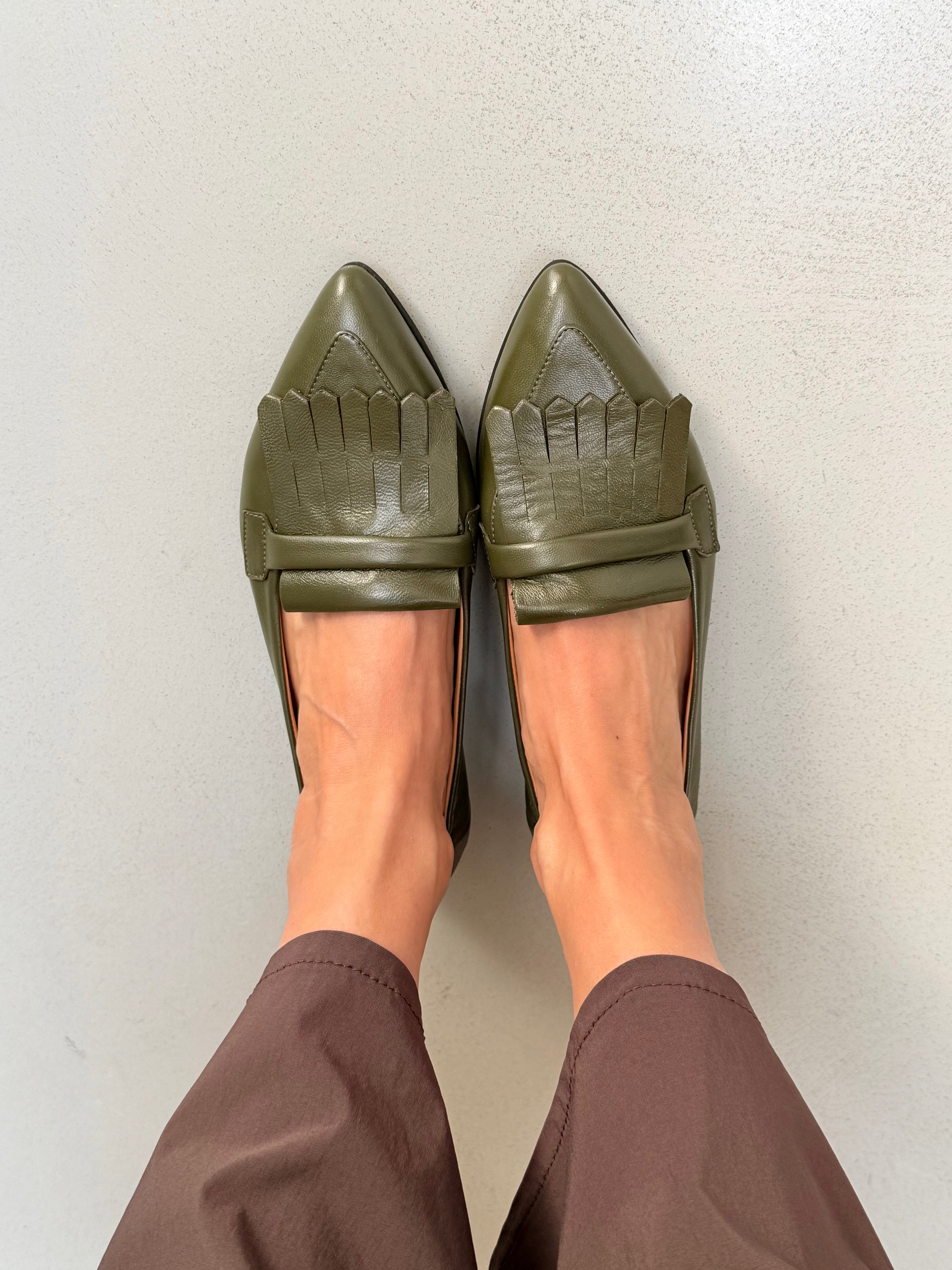 Image of Flexy Green mocassino in nappa verde militare tacco 2 artigianale marchigiana