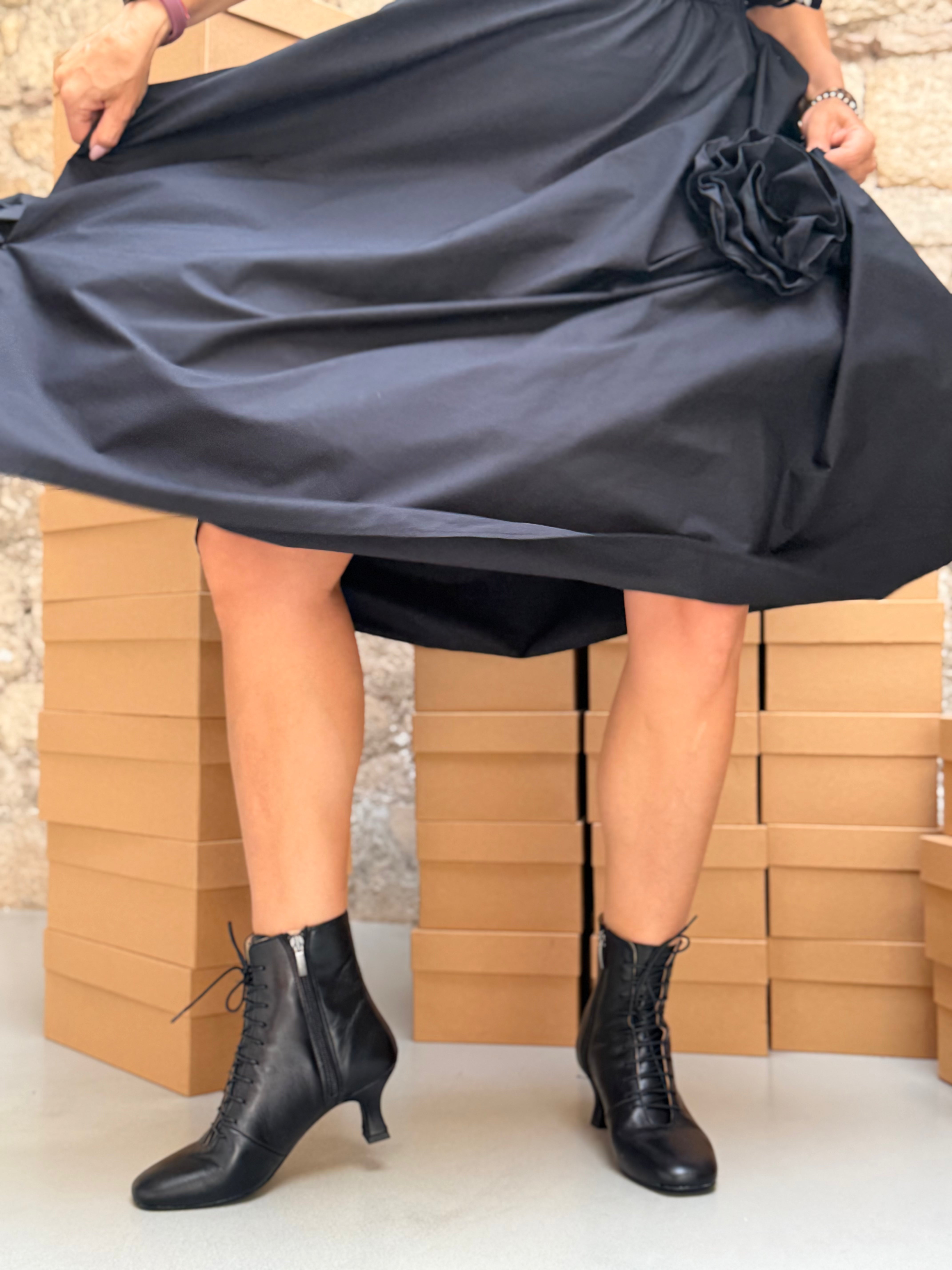 Image of Cancan Black tronchetto in nappa nera tacco 5.5 artigianale pugliese