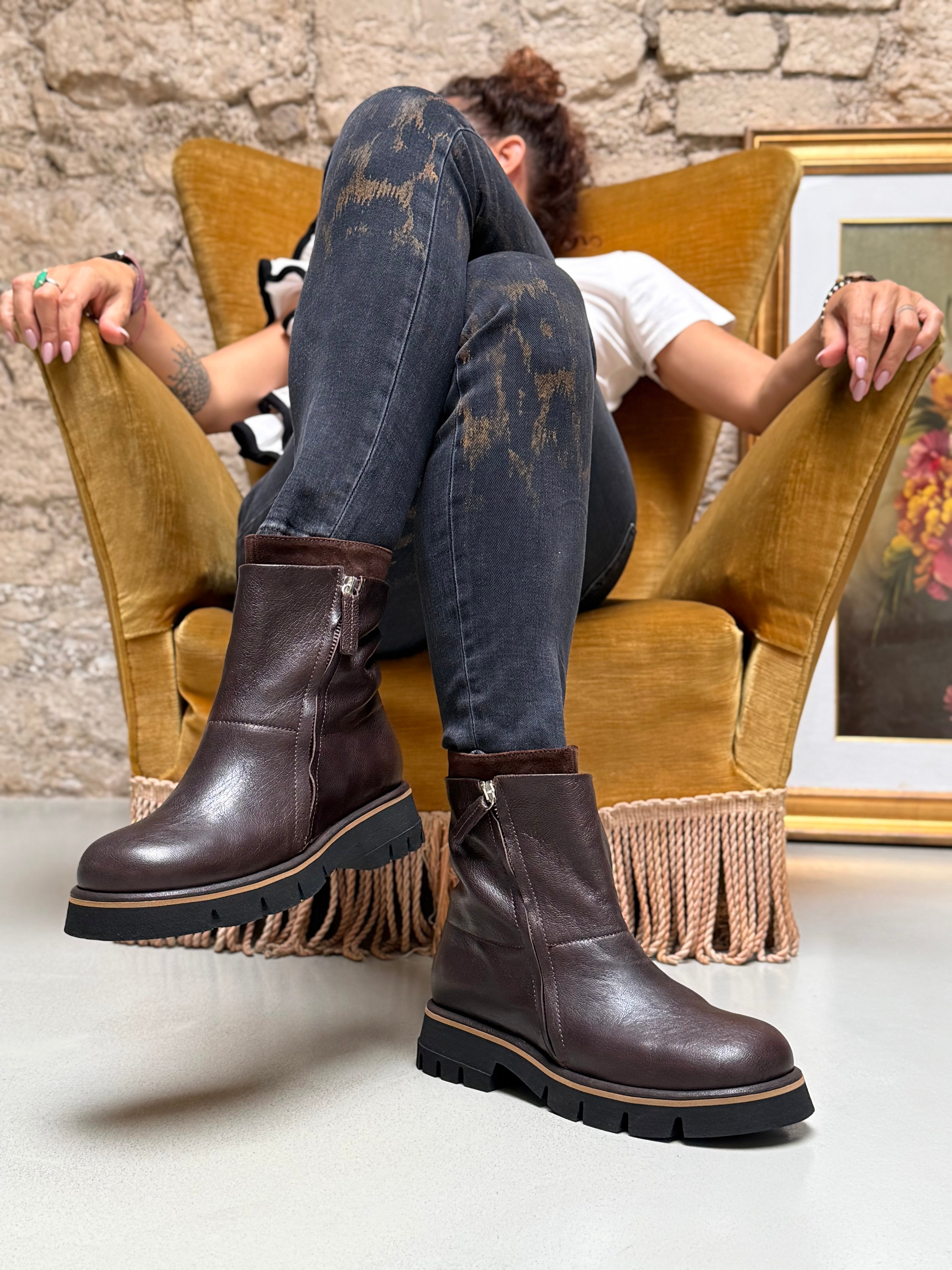 Image of Jhonny Coffee stivaletto in nappa marrone suola da 3.5 cm artigianale marchigiana