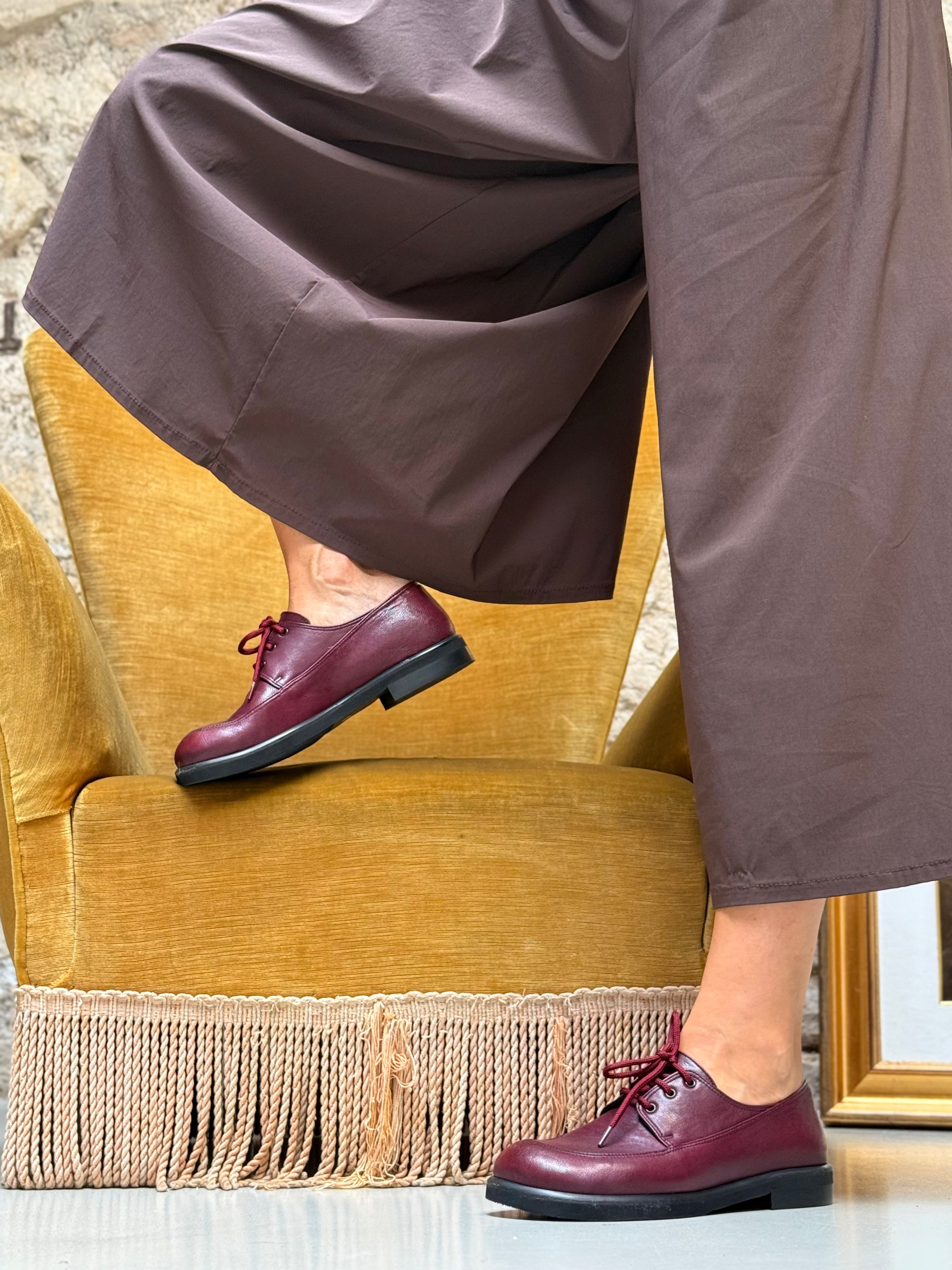 Image of Adam Wine scarpa bassa allacciata in nappa amaranto - artigianale marchigiana