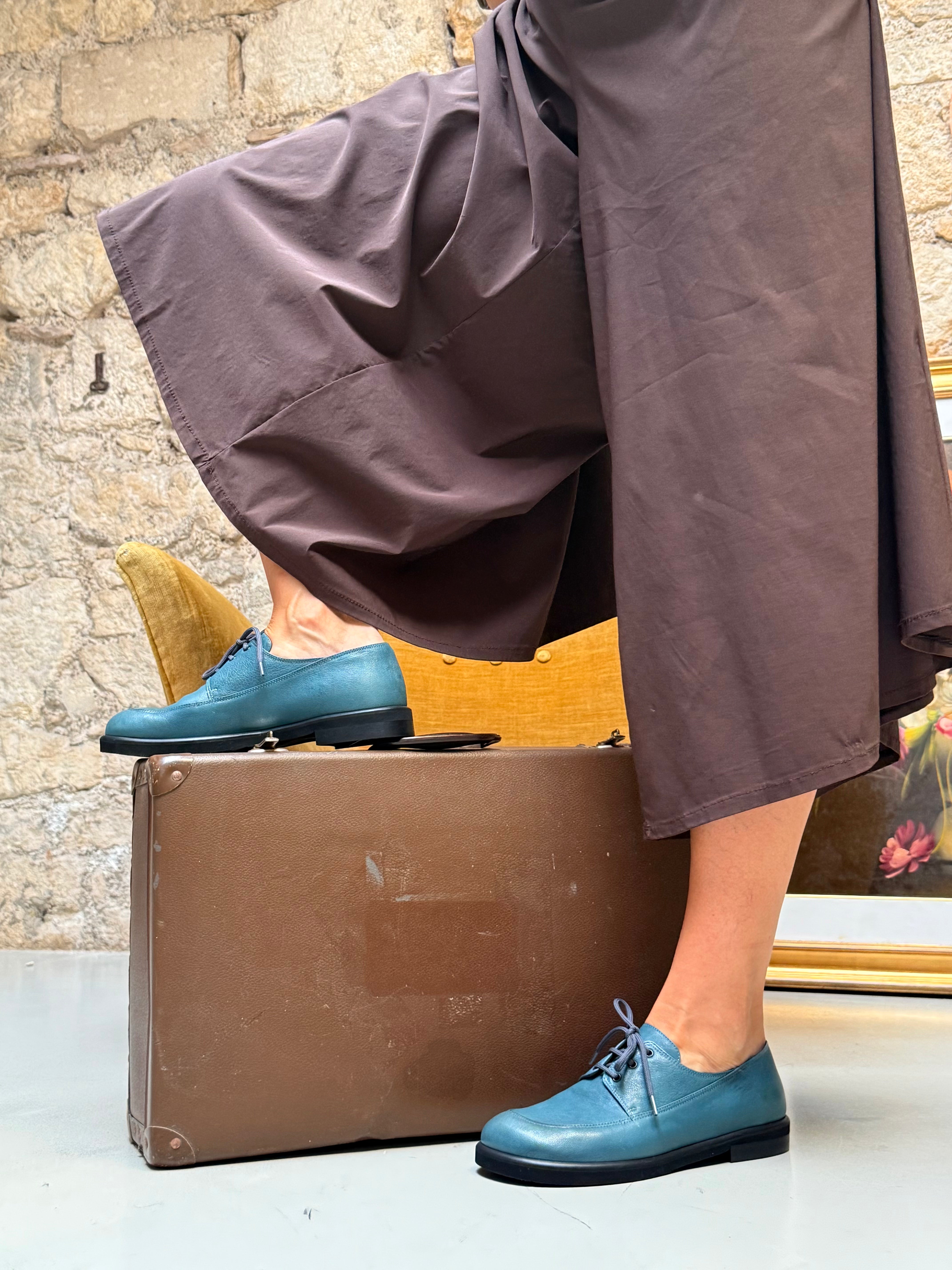 Image of Adam Pet scarpa bassa allacciata in nappa petrolio - artigianale marchigiana