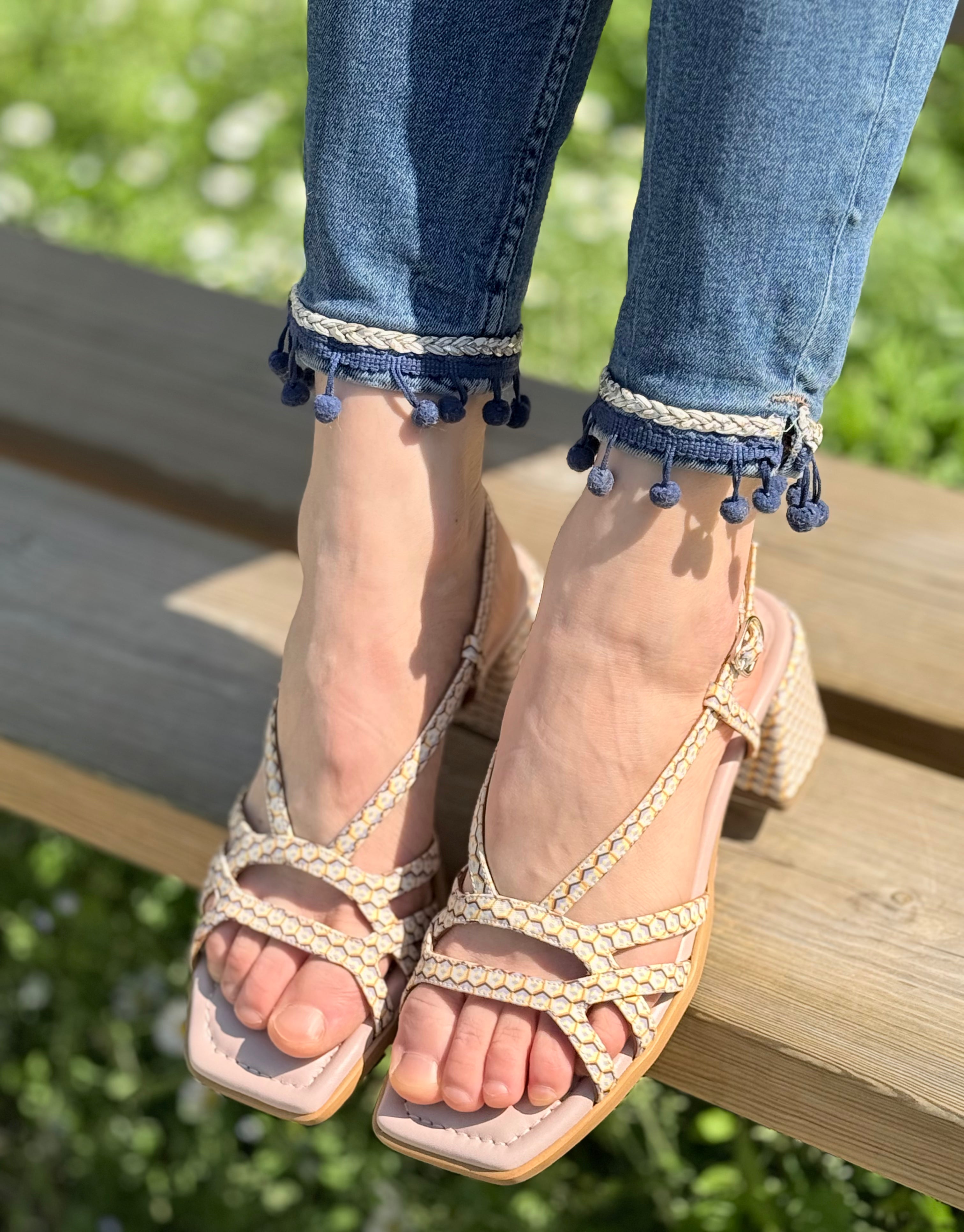 Image of Diaz Crema sandalo in tessuto stampato crema tacco 6 cm artigianale Lagattaconglistivali