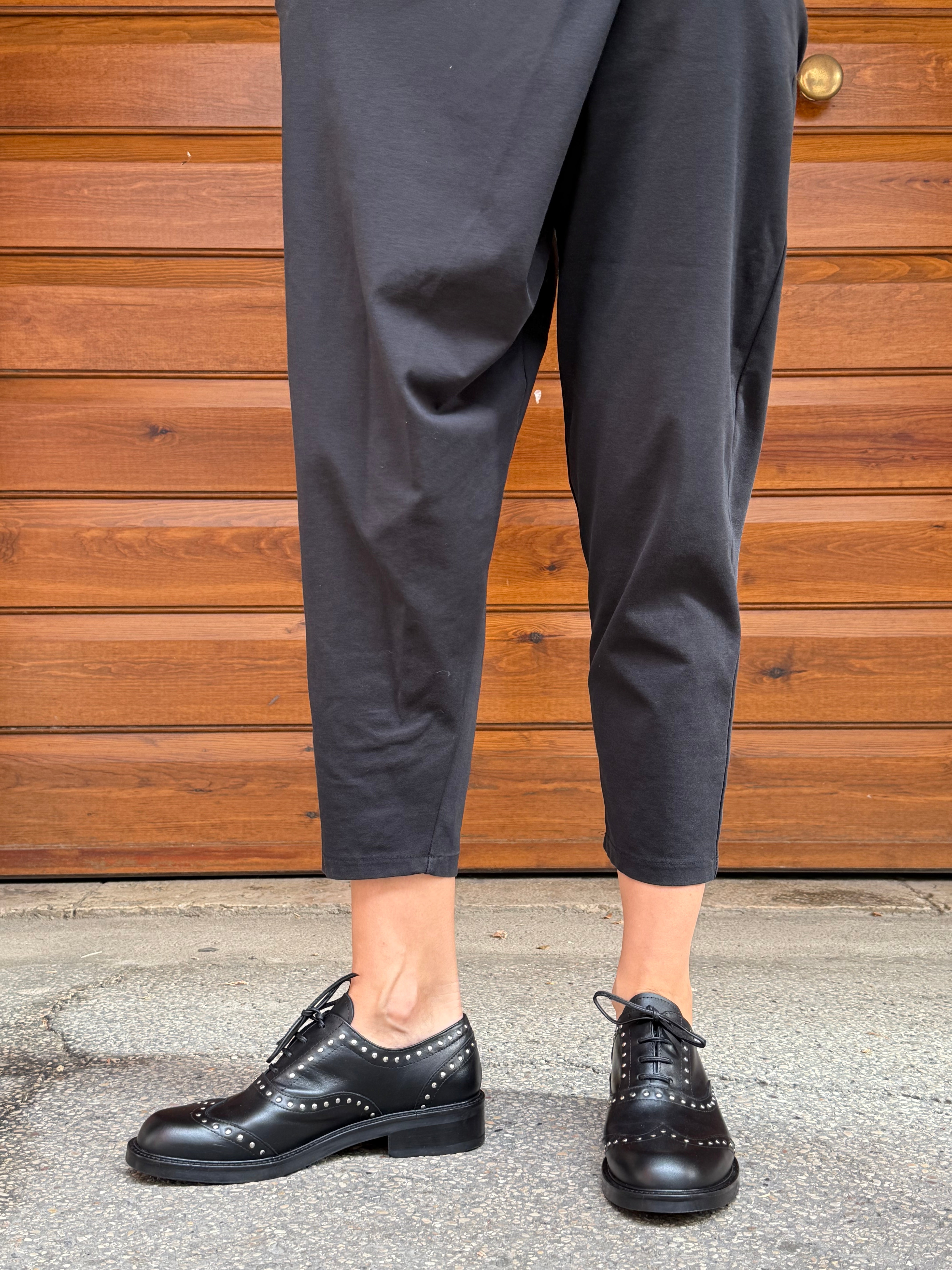 Image of Ghibli Black oxford in pelle nera e borchie artigianale toscana