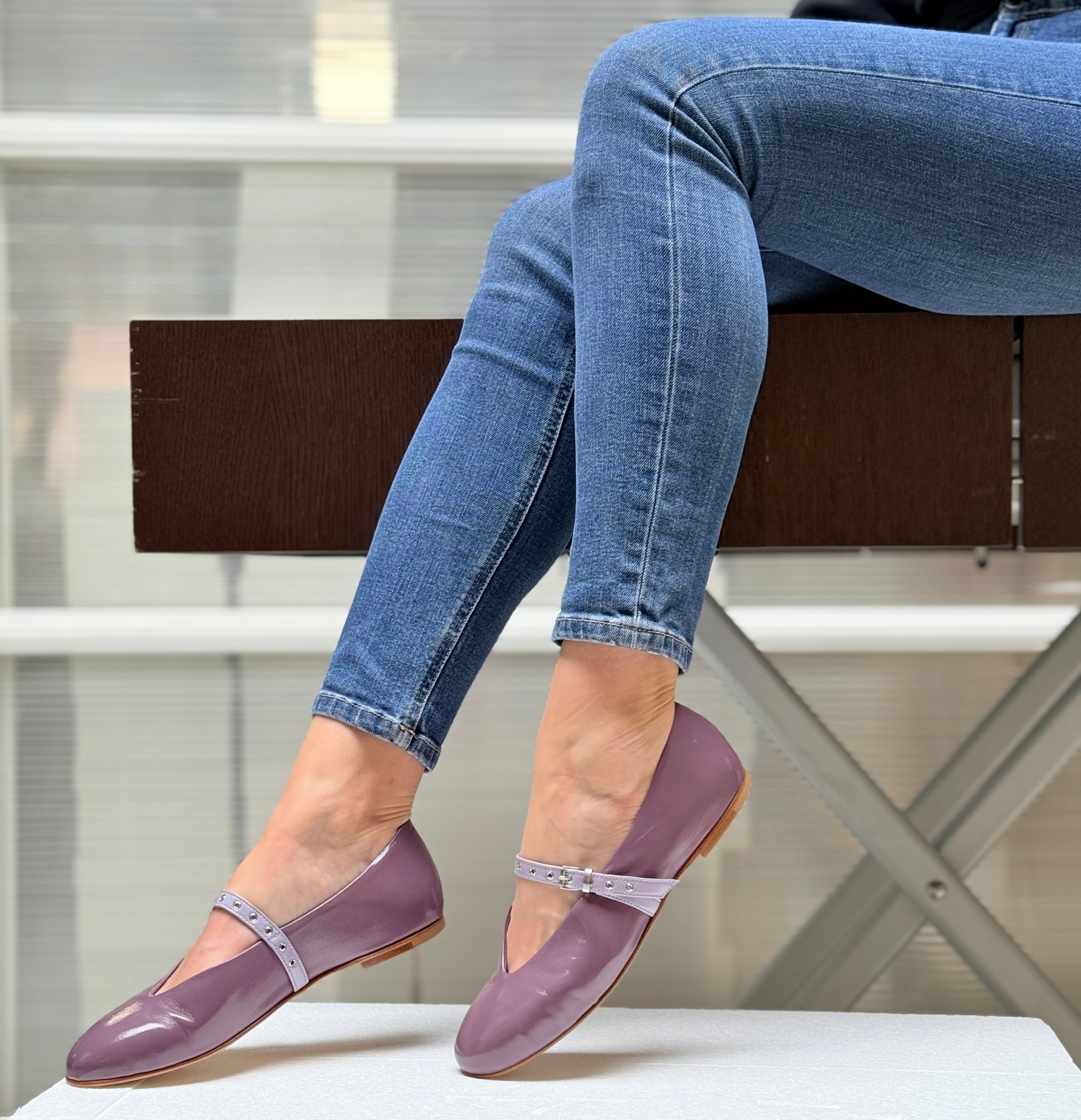 Image of Tilde Uva ballerina a sacchetto in vernice viola su base camoscio lavorazione artigianale