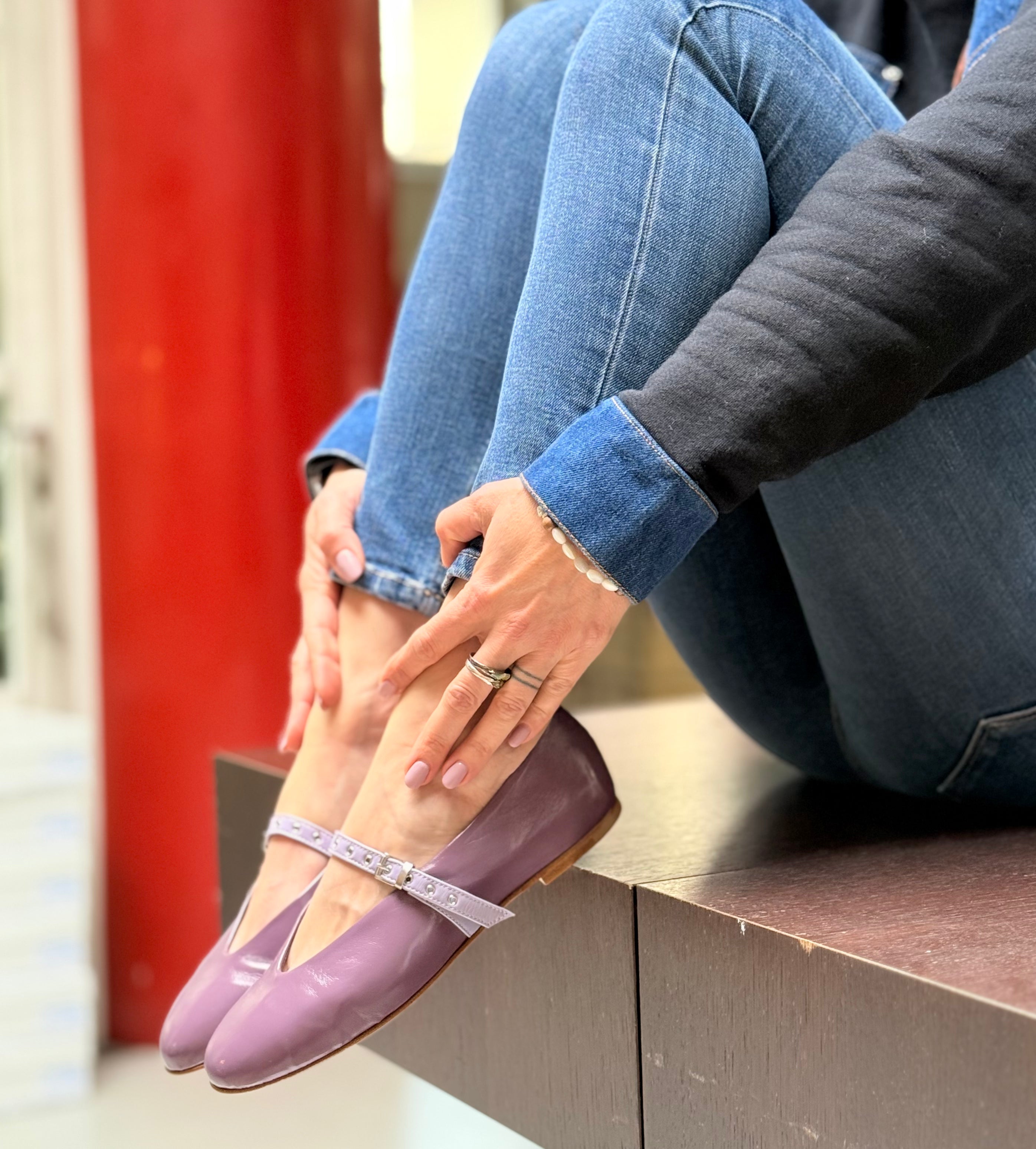 Image of Tilde Uva ballerina a sacchetto in vernice viola su base camoscio lavorazione artigianale