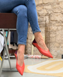 Image of Boss Cora ballerina a sacchetto in vernice corallo e viola su base camoscio lavorazione artigianale marchigiana