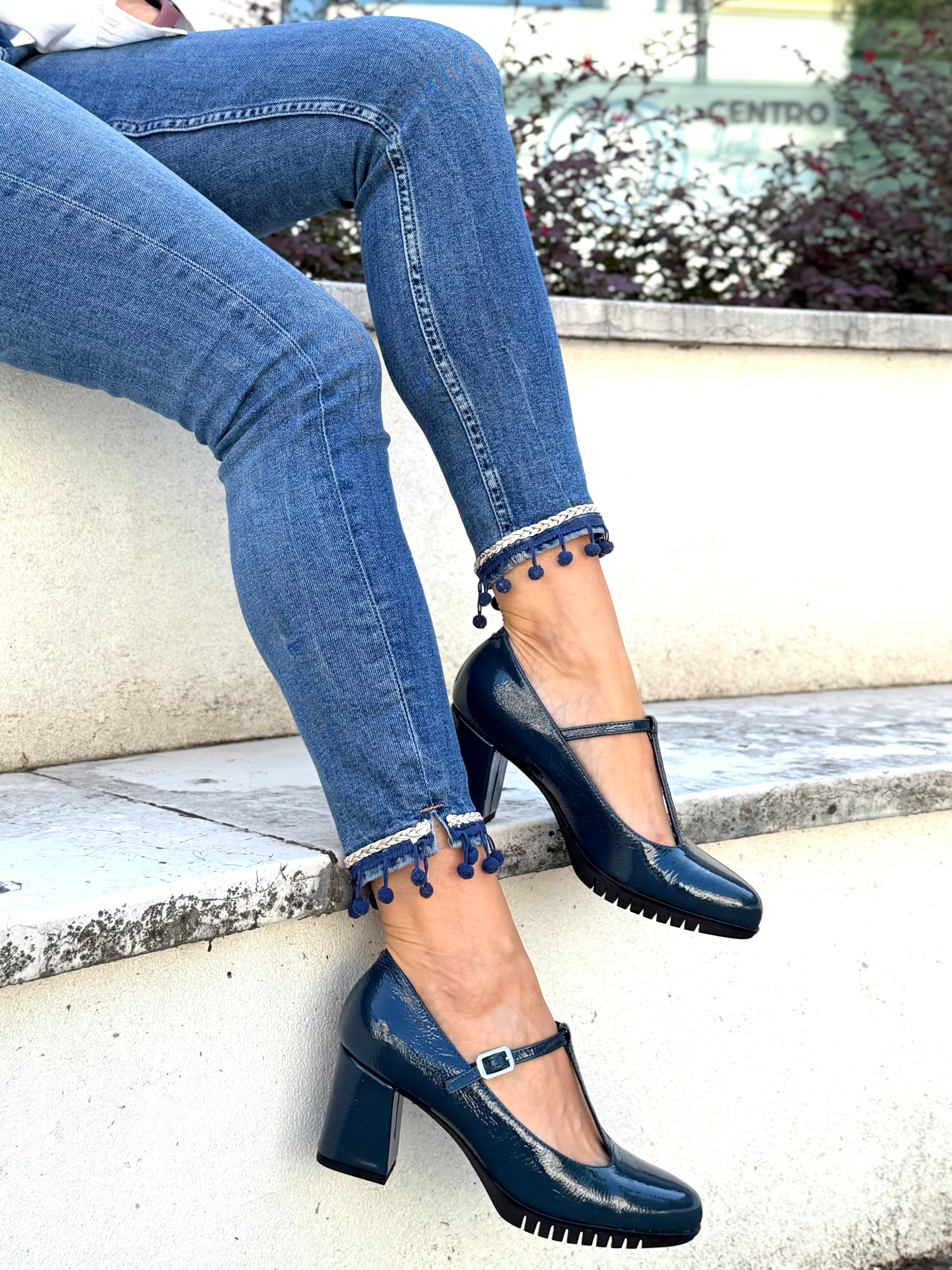 Image of Frog Navy decollete t-bar in naplack blu tacco 7 lav. artigianale marchigiana