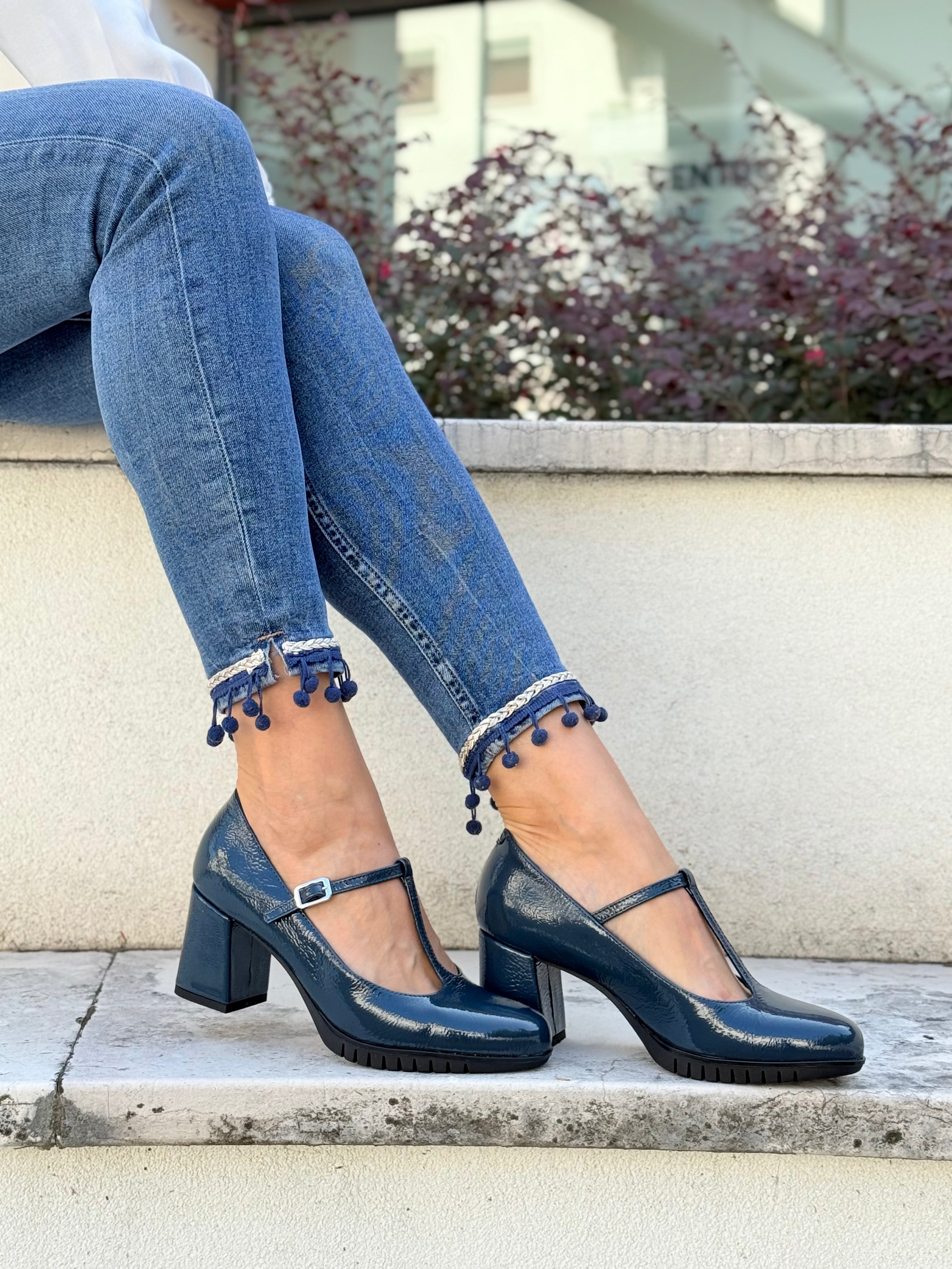 Image of Frog Navy decollete t-bar in naplack blu tacco 7 lav. artigianale marchigiana