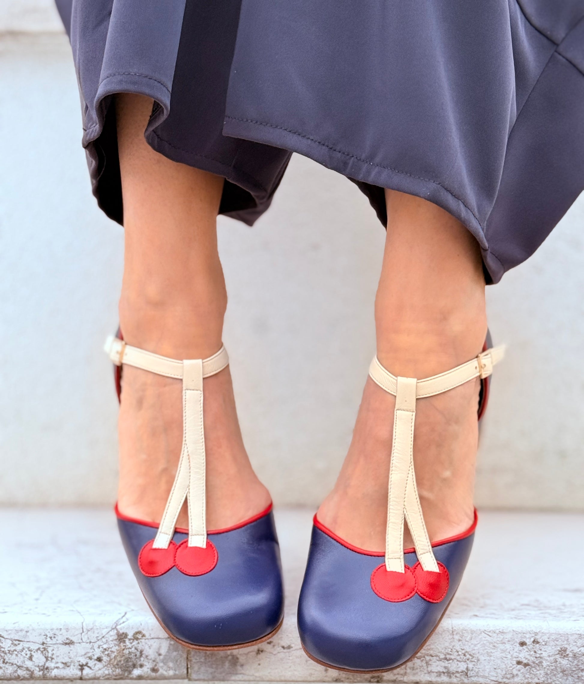Maraska Blue d'orsay in nappa blu aperta ai lati tacco 3 cm artigianale marchigiana