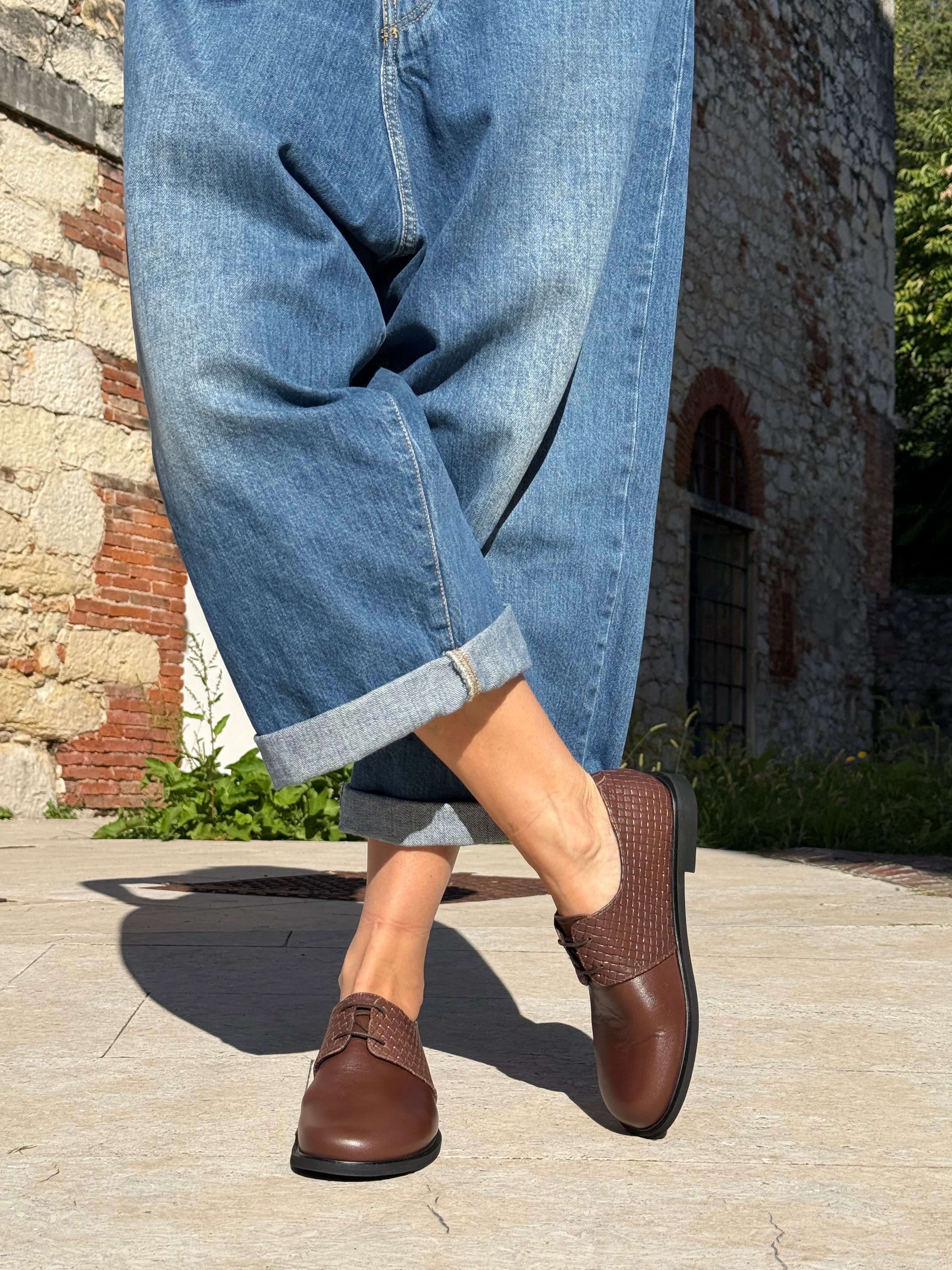 Image of Bologna Brown allacciata bassa in nappa marrone tacco 1.5 artigianale marchigiana